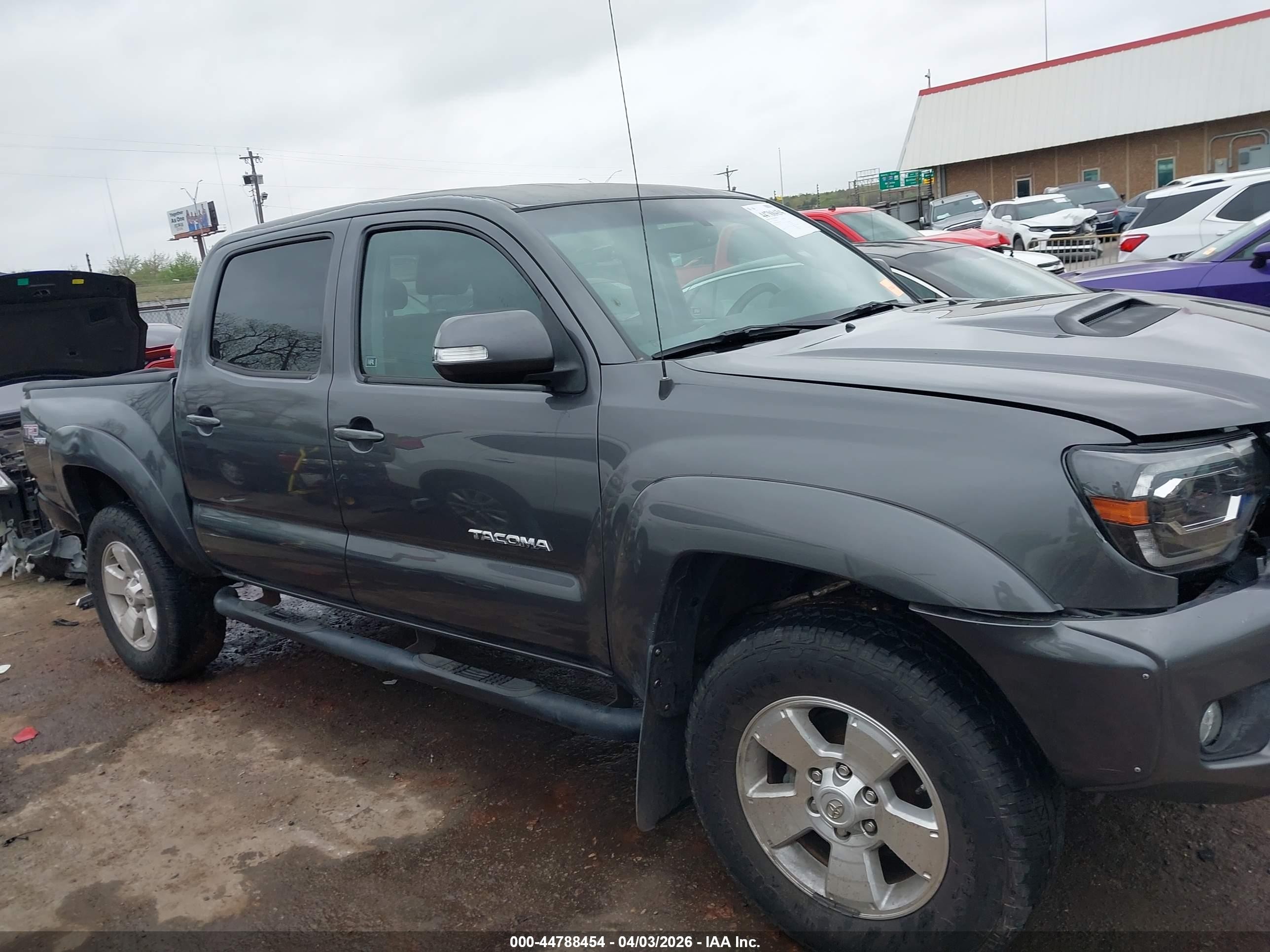 2013 Toyota Tacoma Prerunner V6 Gray vin: 3TMJU4GN1DM151286