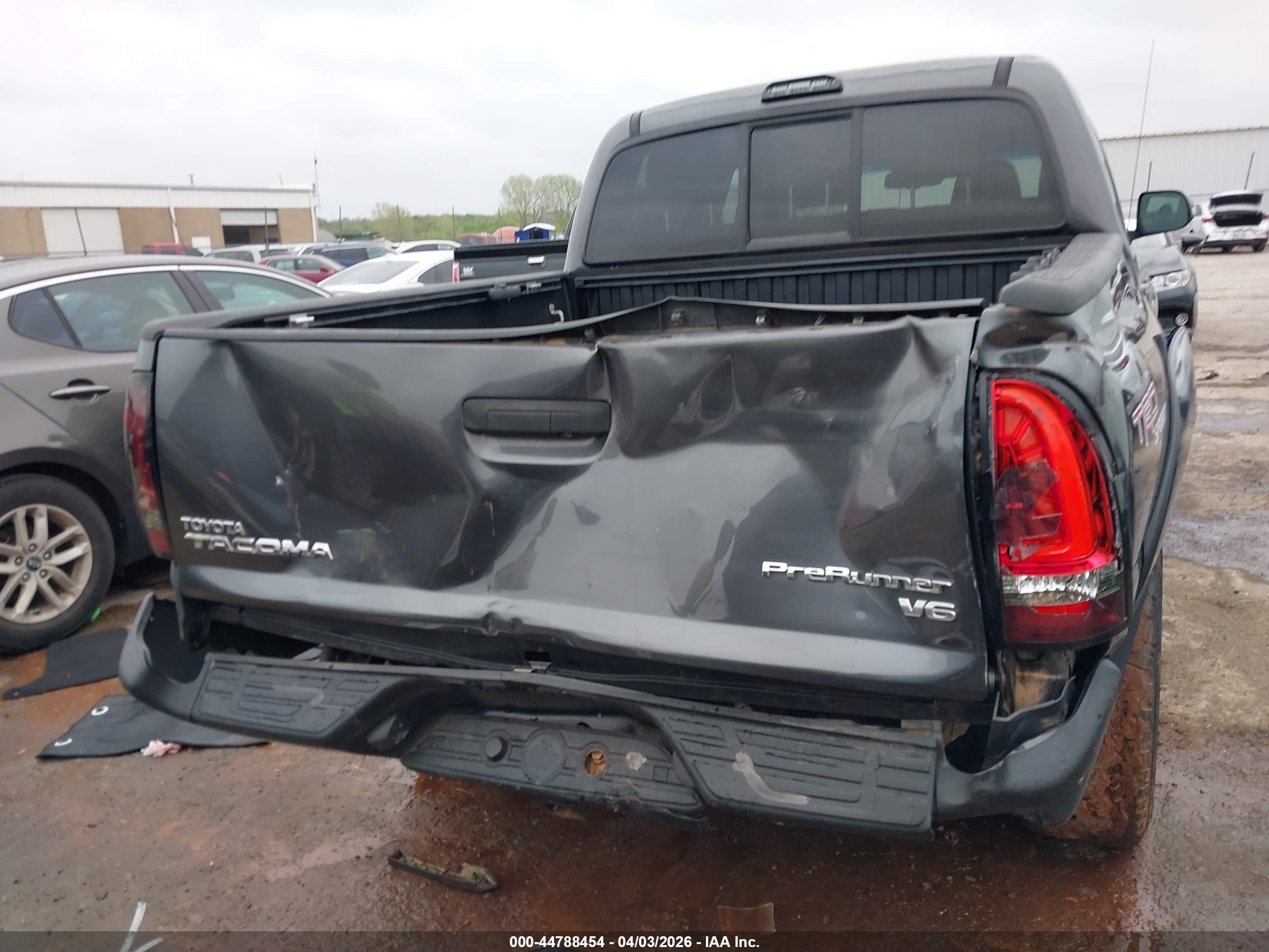 2013 Toyota Tacoma Prerunner V6 Gray vin: 3TMJU4GN1DM151286