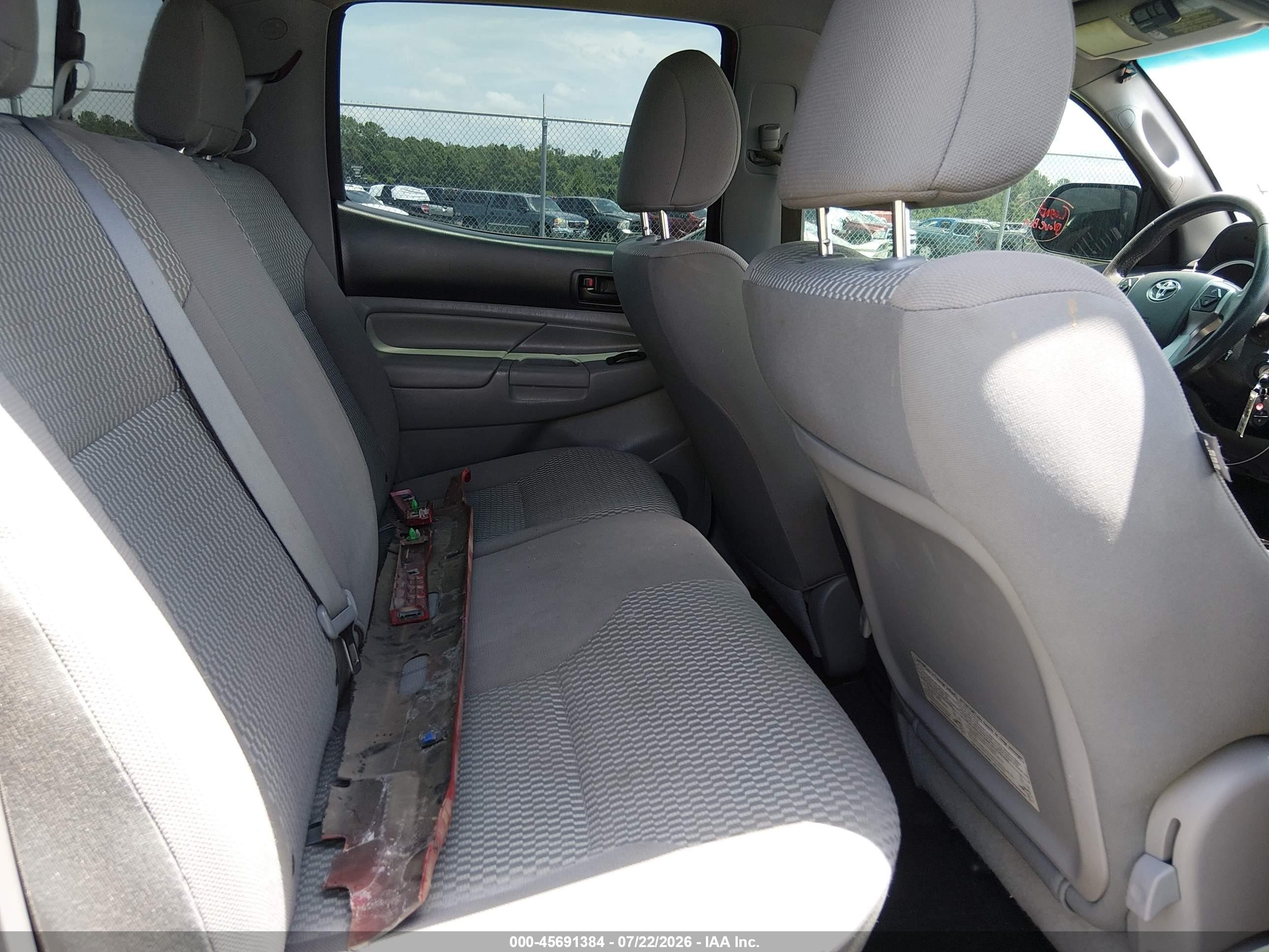 2014 Toyota Tacoma Prerunner V6 Red vin: 3TMJU4GN1EM169689