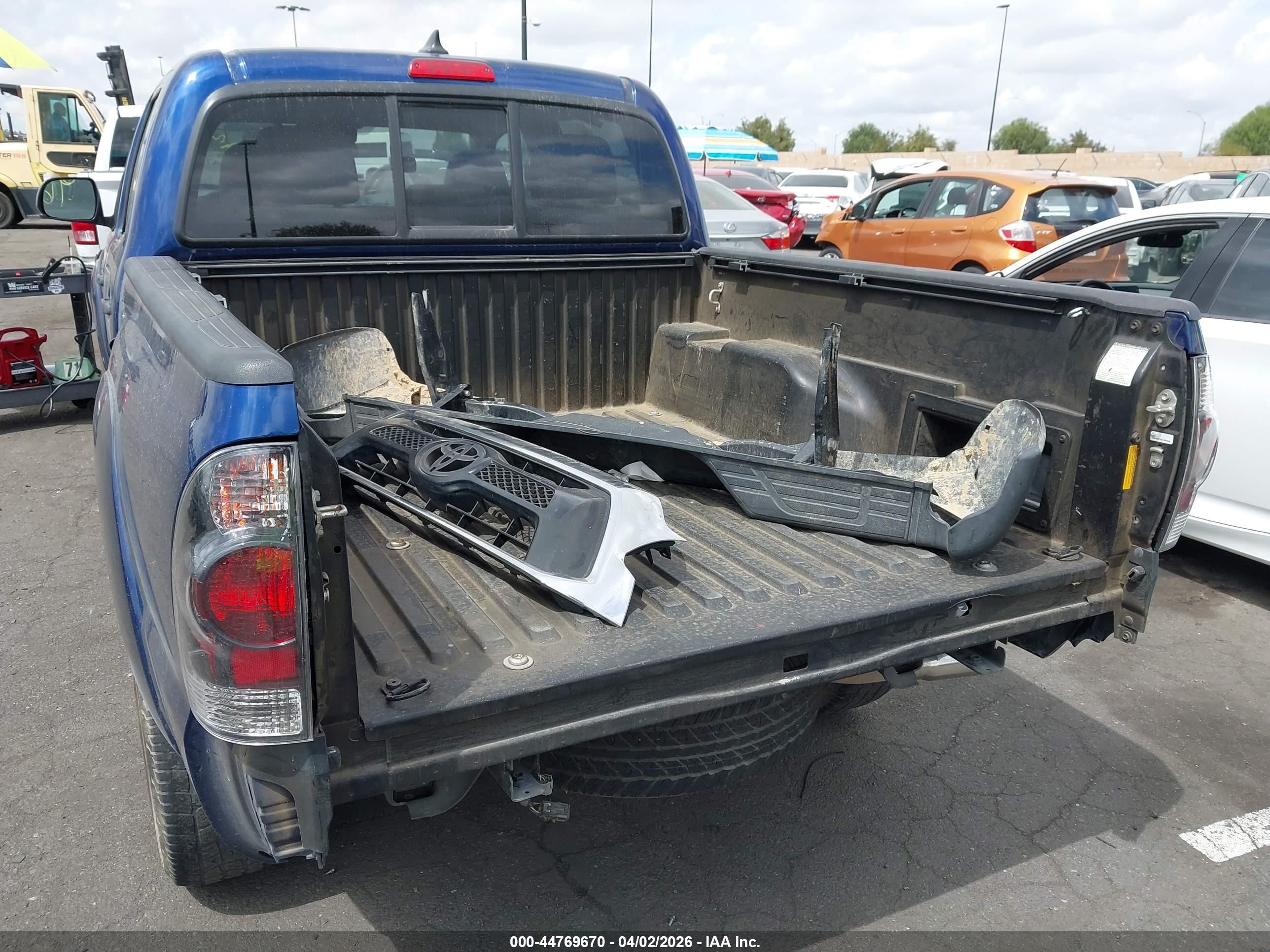 2015 Toyota Tacoma Prerunner V6 Dark Blue vin: 3TMJU4GN1FM186770