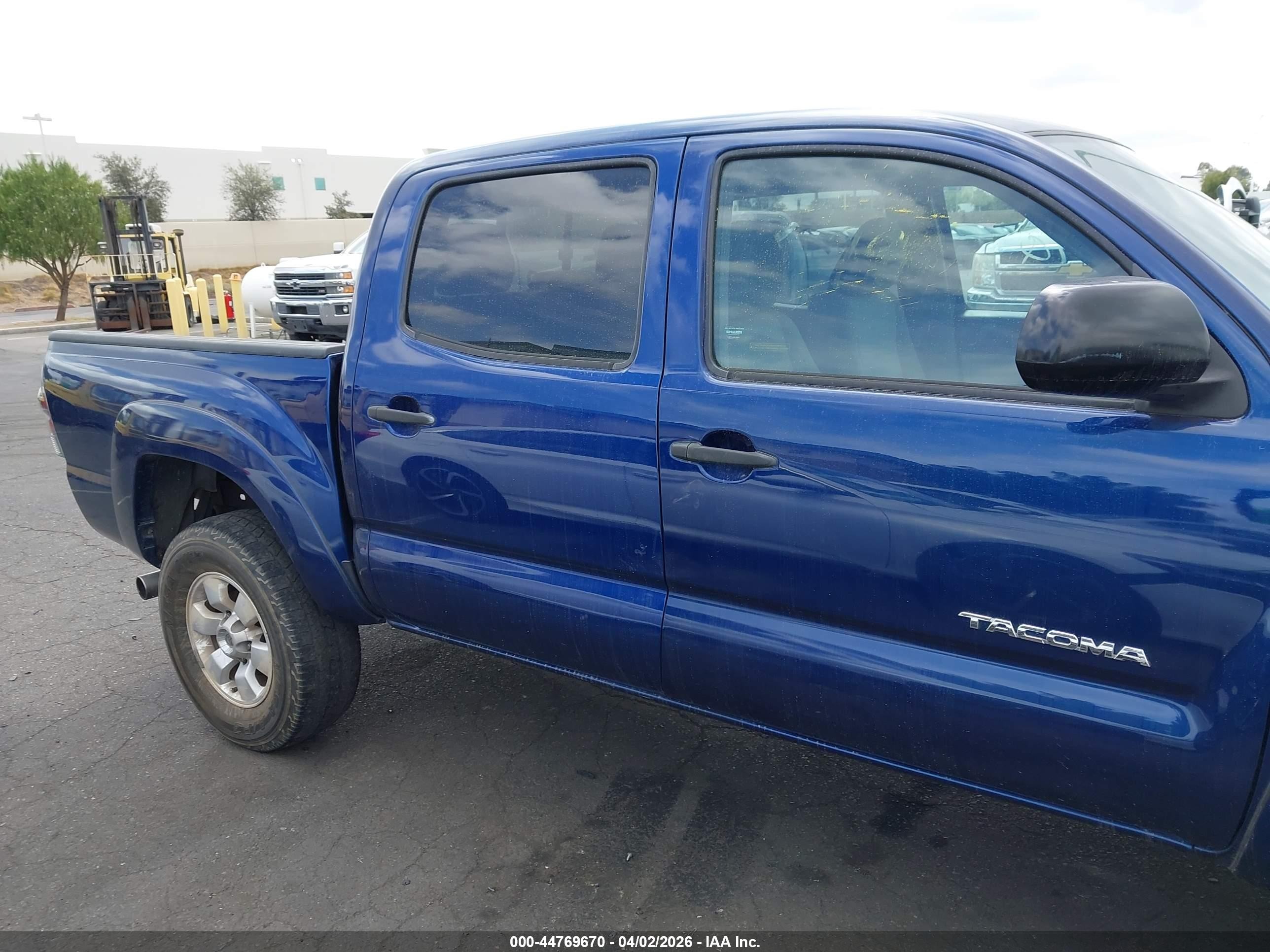 2015 Toyota Tacoma Prerunner V6 Dark Blue vin: 3TMJU4GN1FM186770