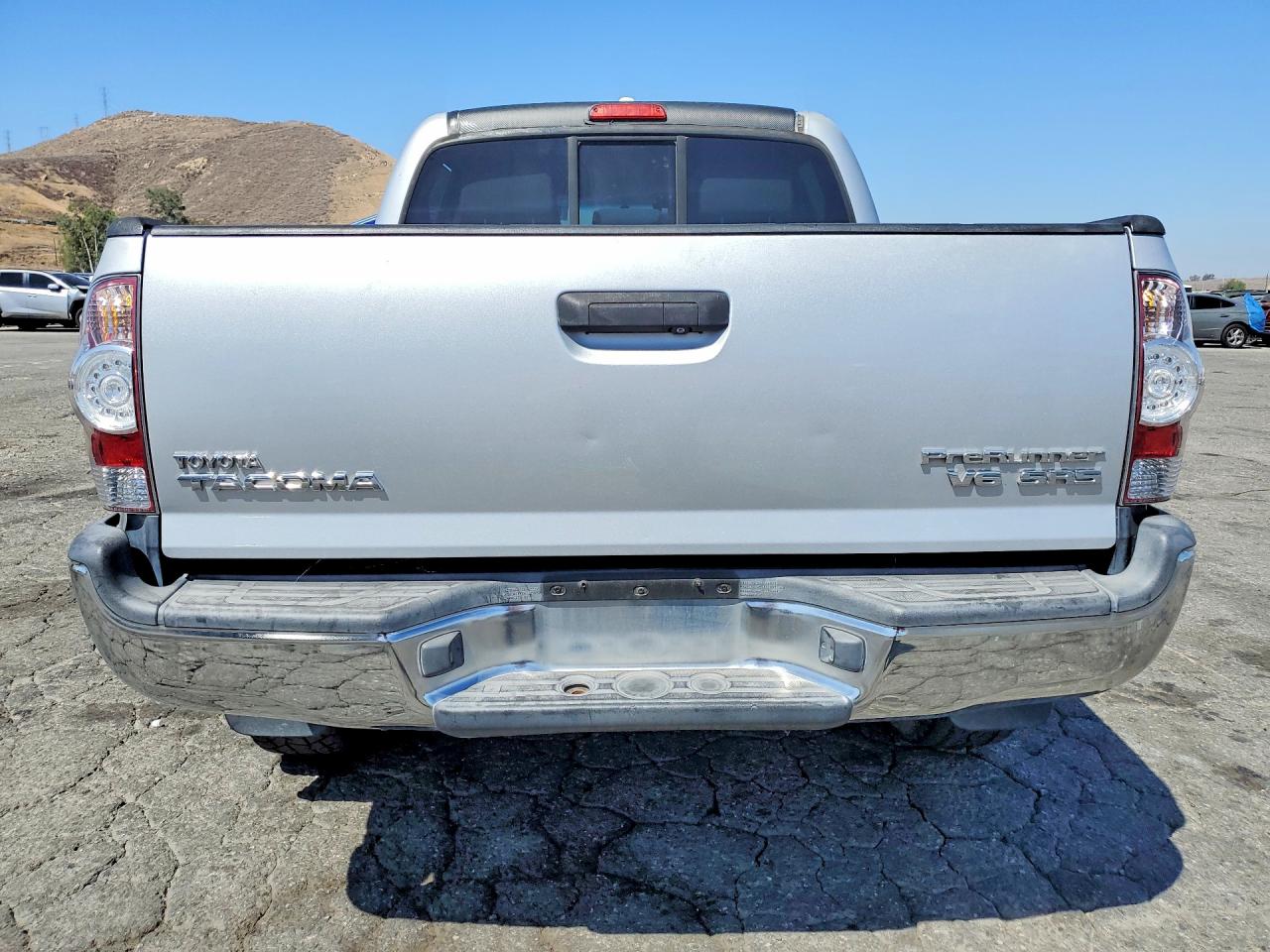 2010 Toyota Tacoma Double Cab Prerunner Silver vin: 3TMJU4GN2AM101976