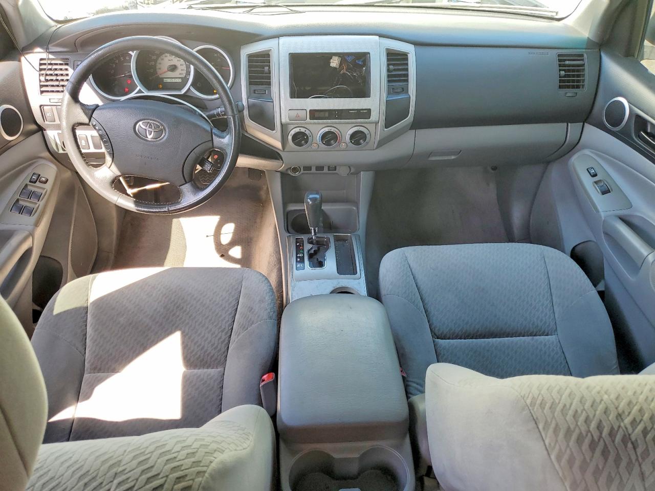 2010 Toyota Tacoma Double Cab Prerunner Silver vin: 3TMJU4GN2AM101976