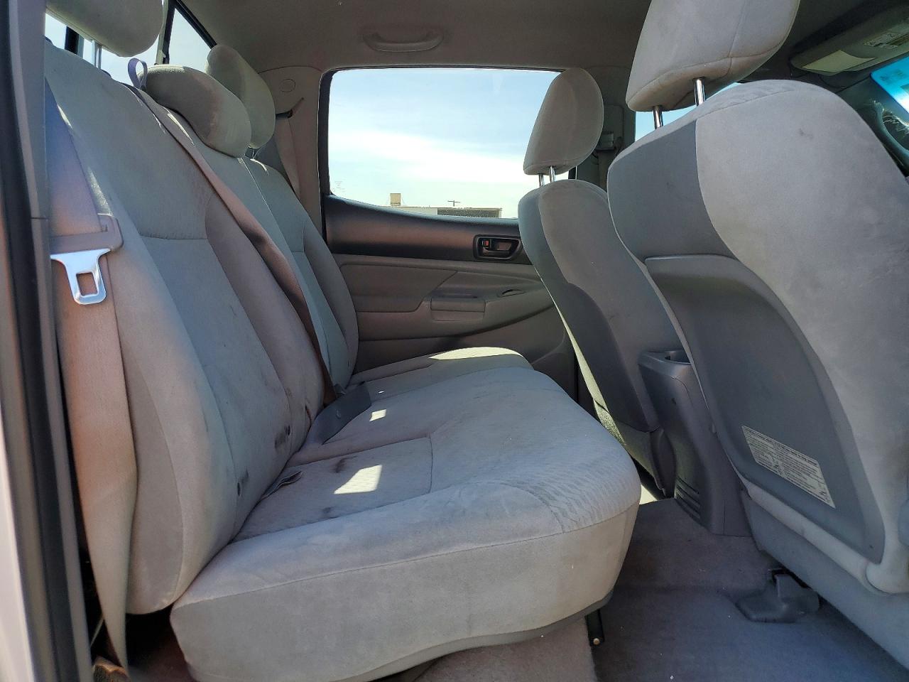 2010 Toyota Tacoma Double Cab Prerunner Silver vin: 3TMJU4GN2AM101976