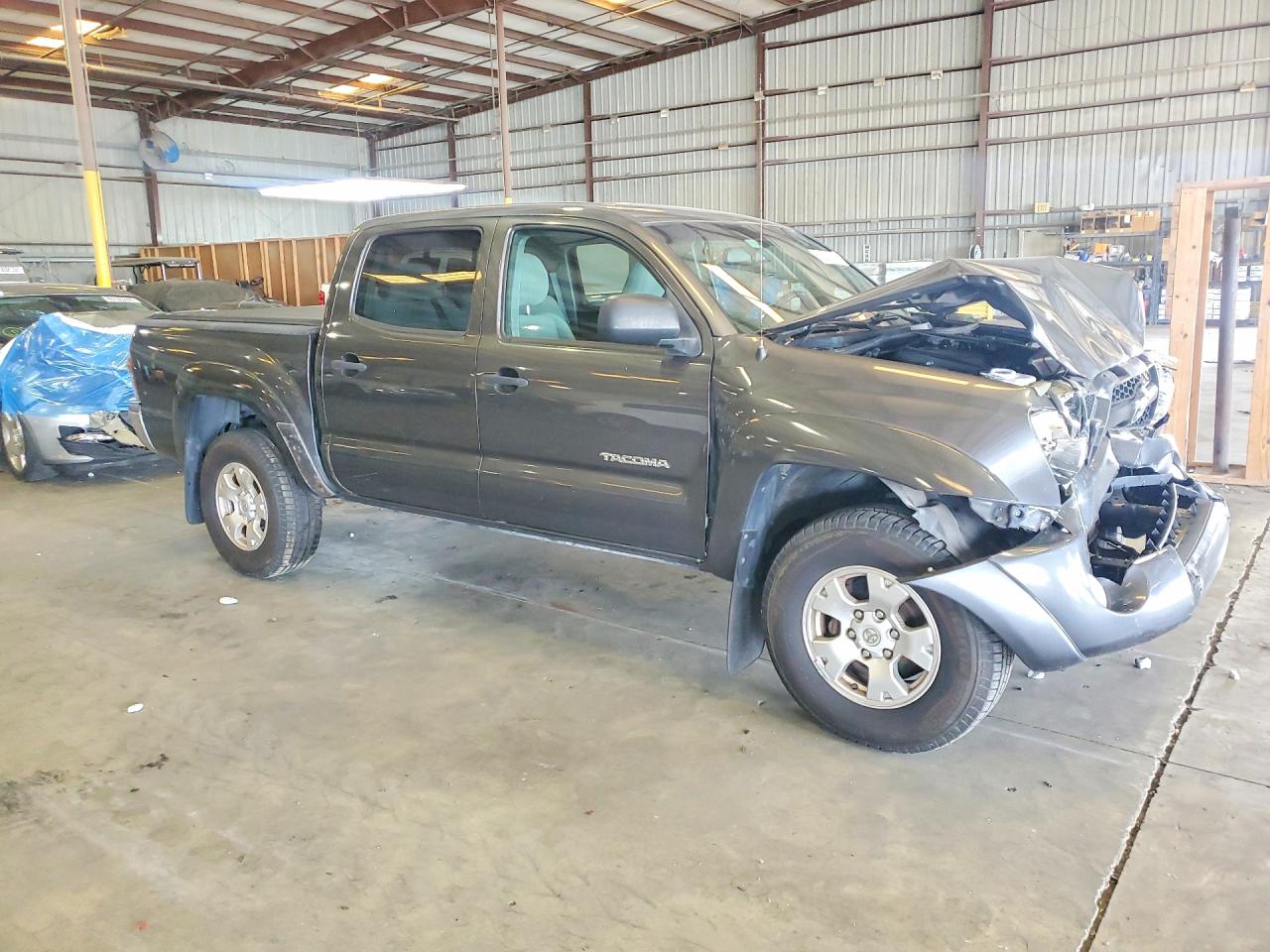 2011 Toyota Tacoma Double Cab Prerunner Gray vin: 3TMJU4GN2BM111795