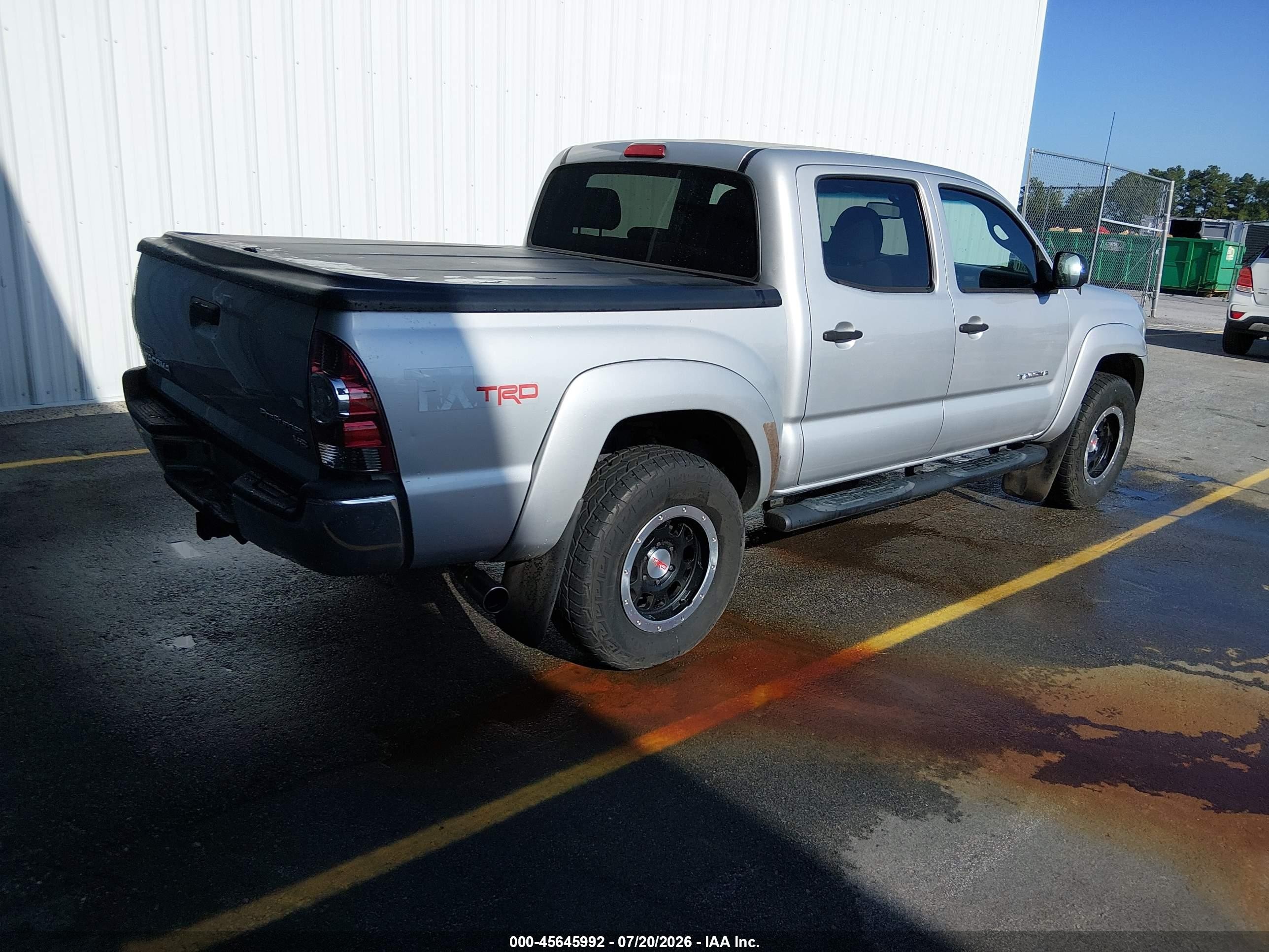 2011 Toyota Tacoma Prerunner V6 Silver vin: 3TMJU4GN2BM119900