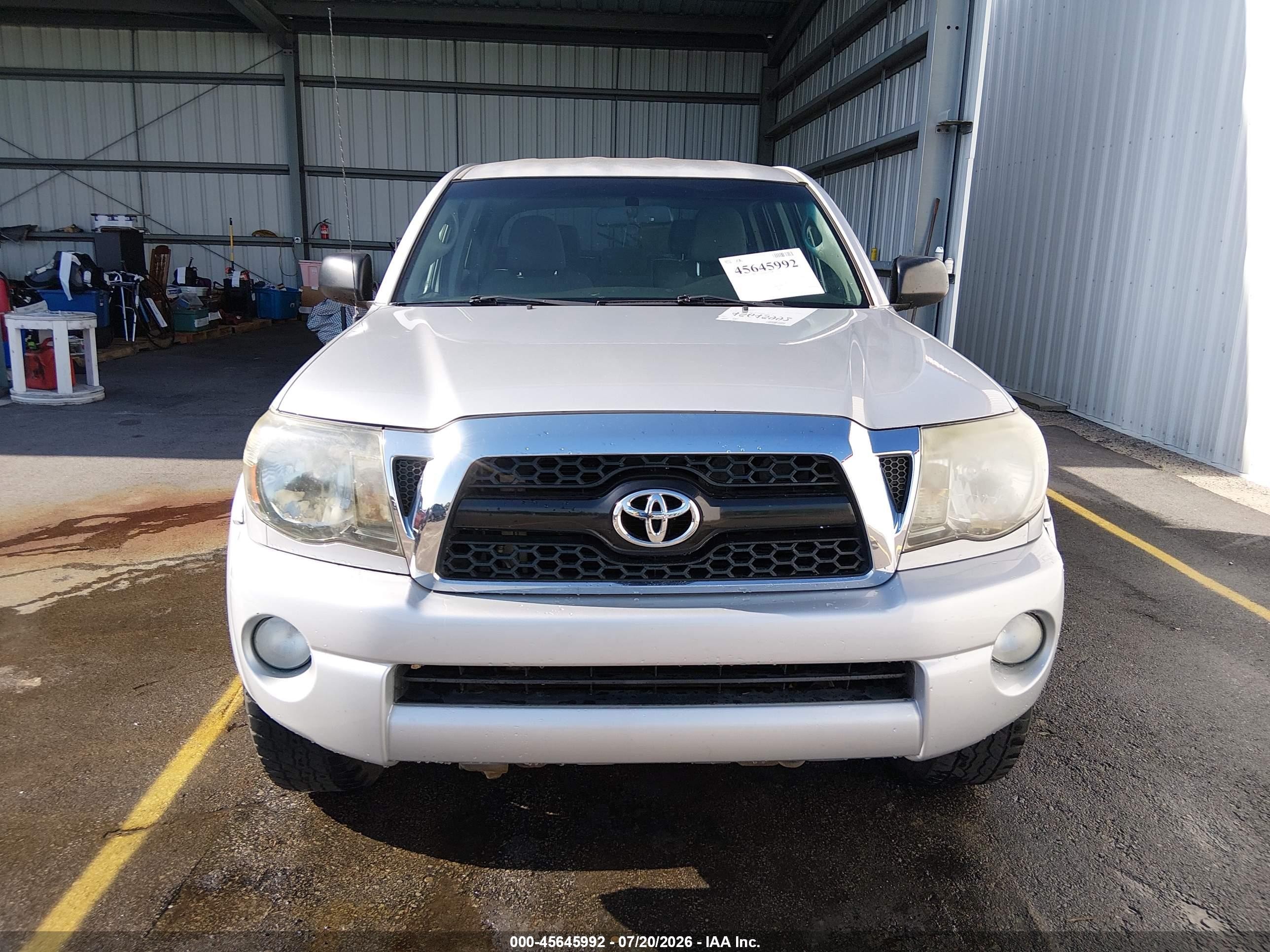 2011 Toyota Tacoma Prerunner V6 Silver vin: 3TMJU4GN2BM119900