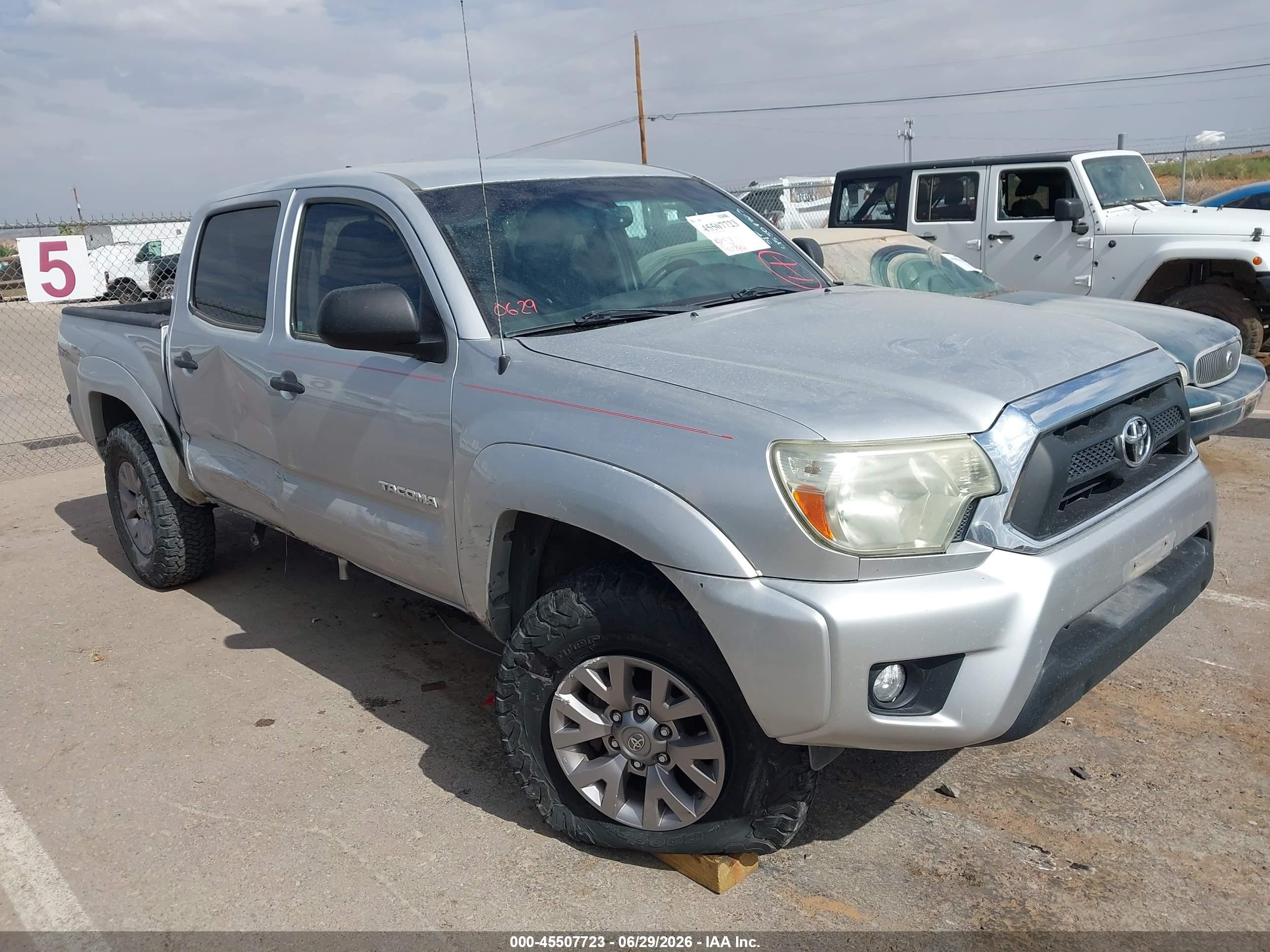 2012 Toyota Tacoma Prerunner V6 Silver vin: 3TMJU4GN2CM128968