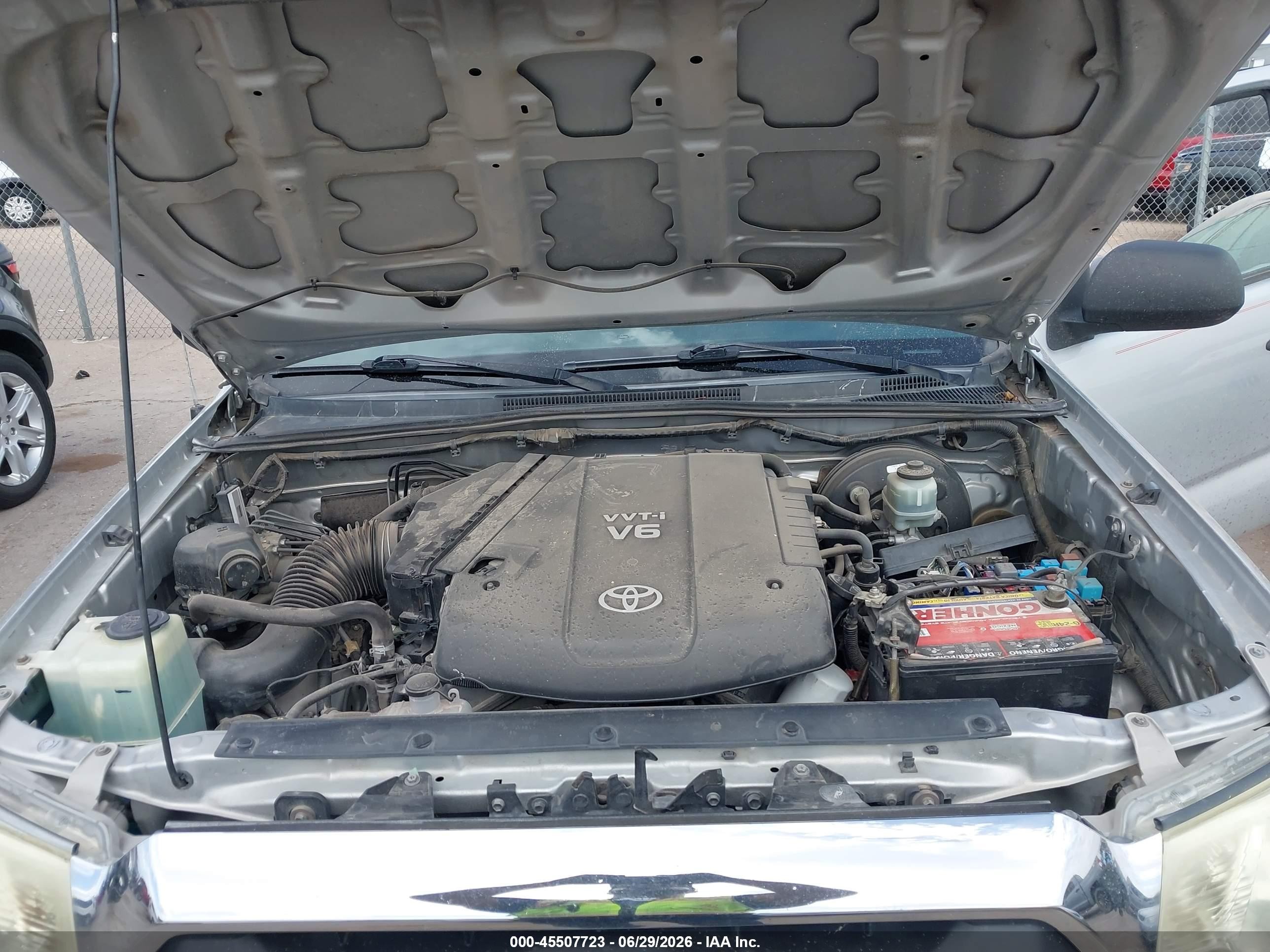2012 Toyota Tacoma Prerunner V6 Silver vin: 3TMJU4GN2CM128968