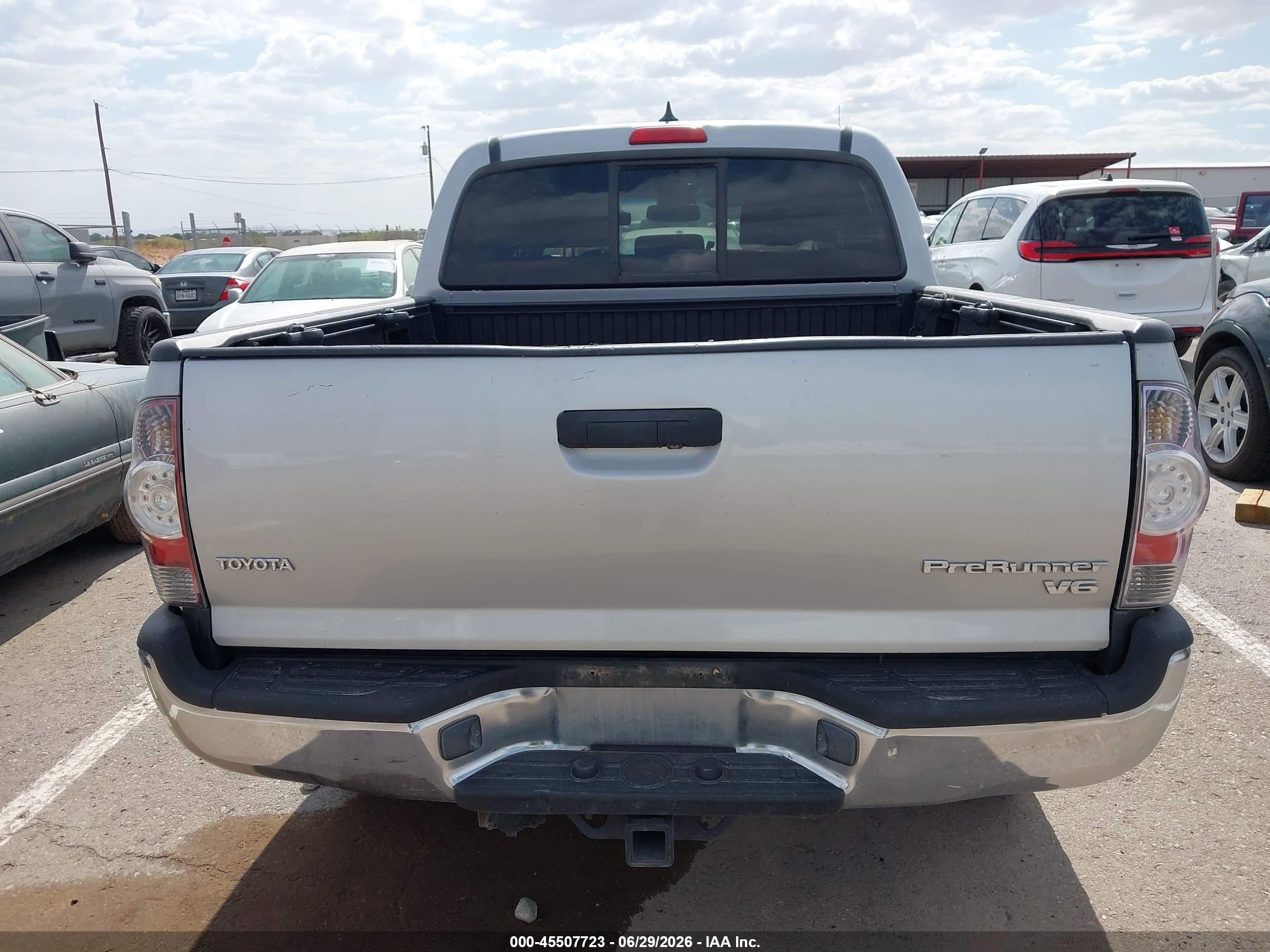2012 Toyota Tacoma Prerunner V6 Silver vin: 3TMJU4GN2CM128968