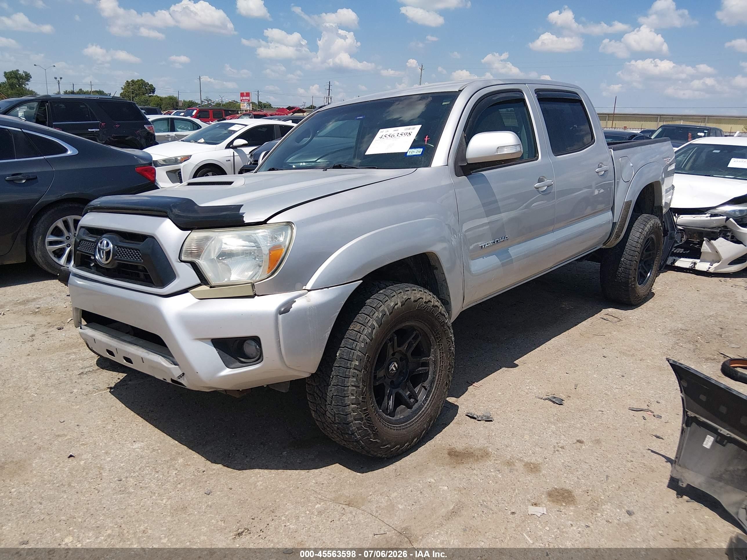 2012 Toyota Tacoma Prerunner V6 Silver vin: 3TMJU4GN2CM132342