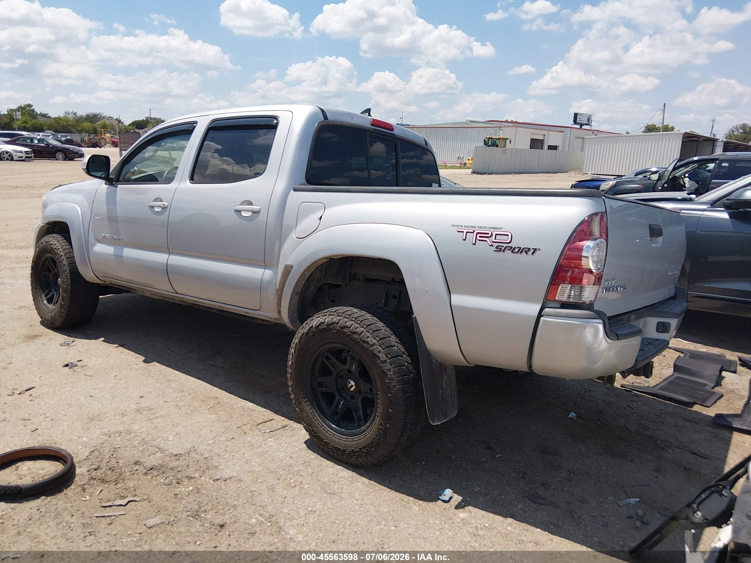 2012 Toyota Tacoma Prerunner V6 Silver vin: 3TMJU4GN2CM132342