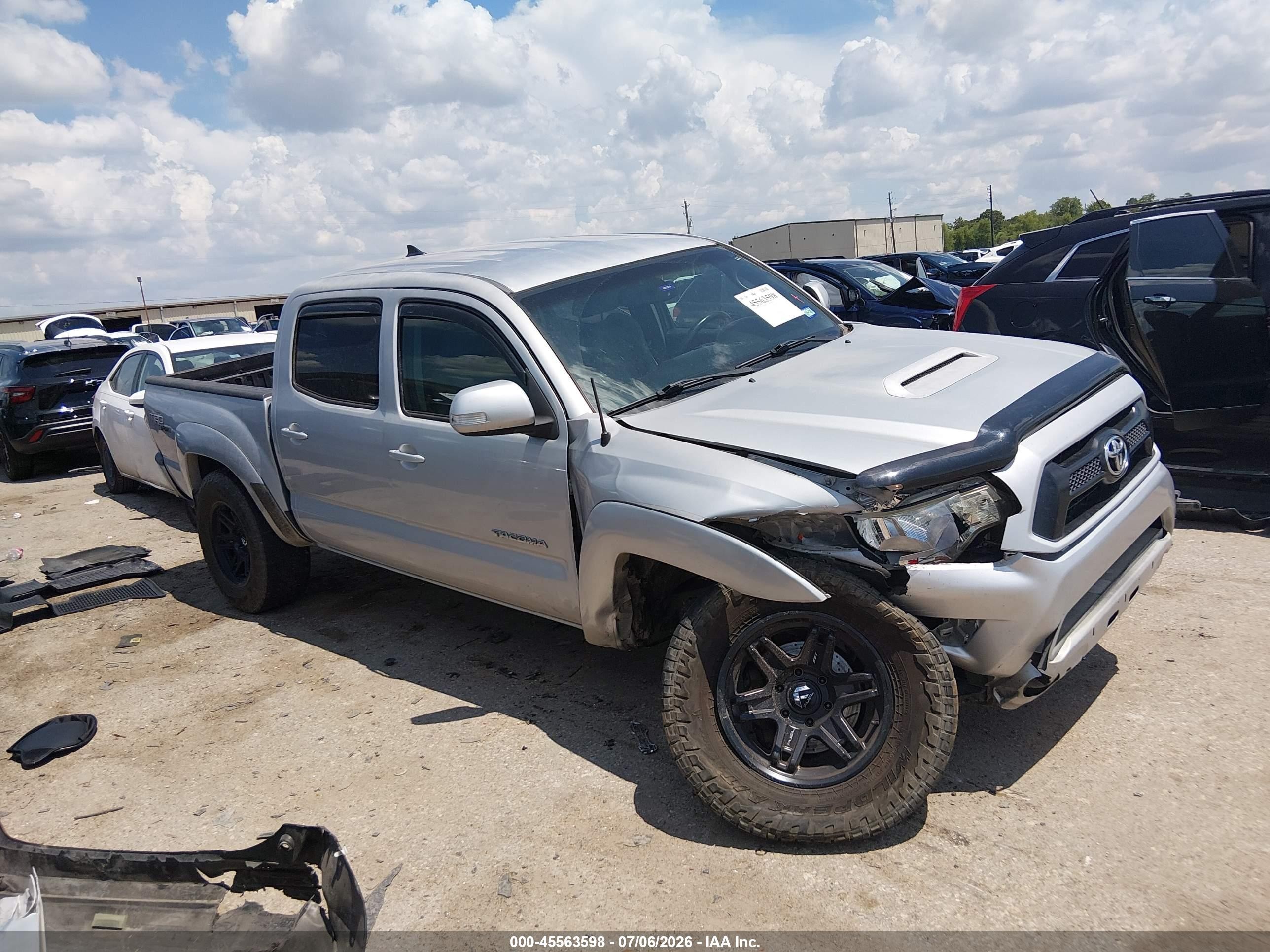 2012 Toyota Tacoma Prerunner V6 Silver vin: 3TMJU4GN2CM132342