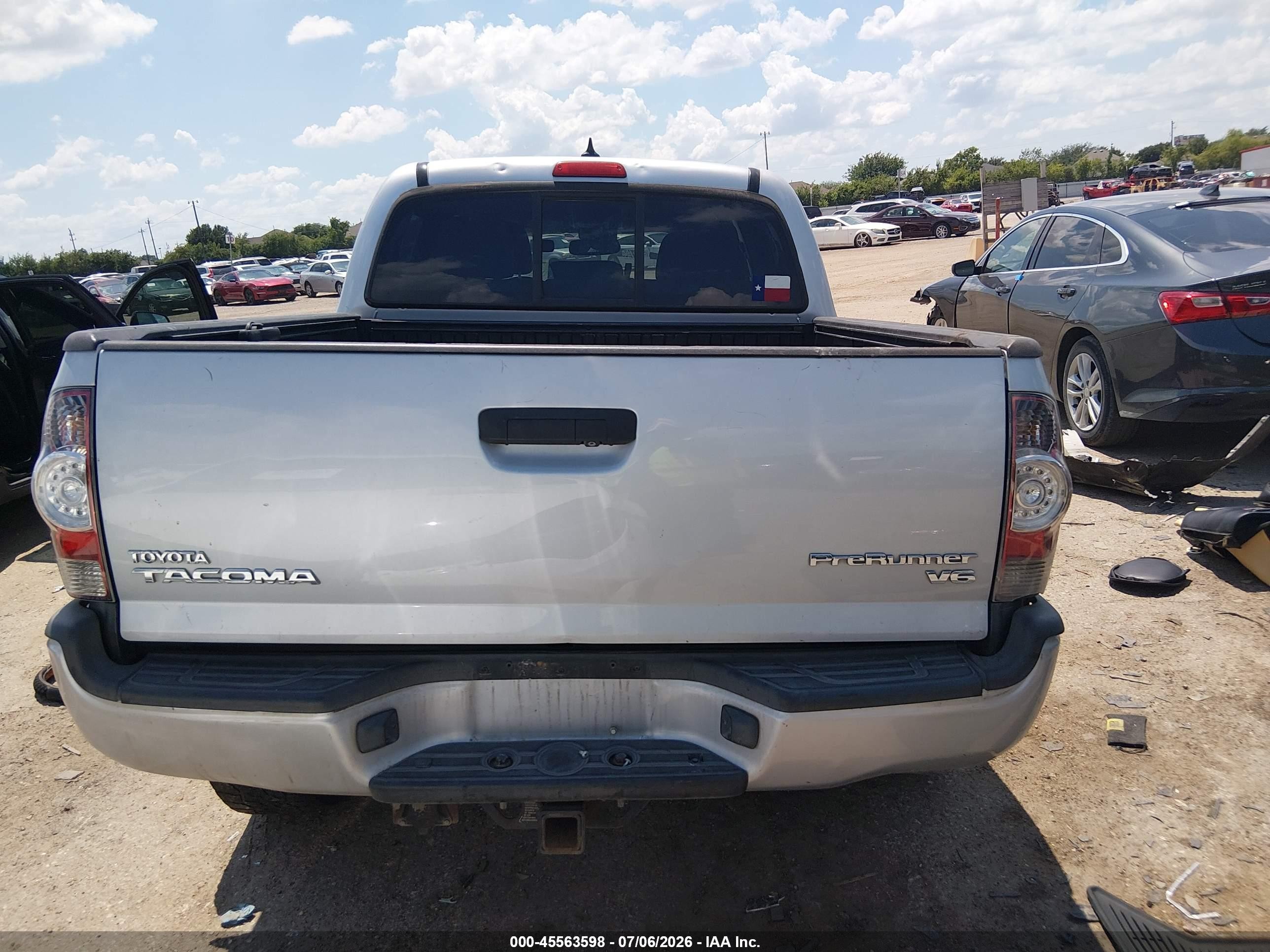 2012 Toyota Tacoma Prerunner V6 Silver vin: 3TMJU4GN2CM132342