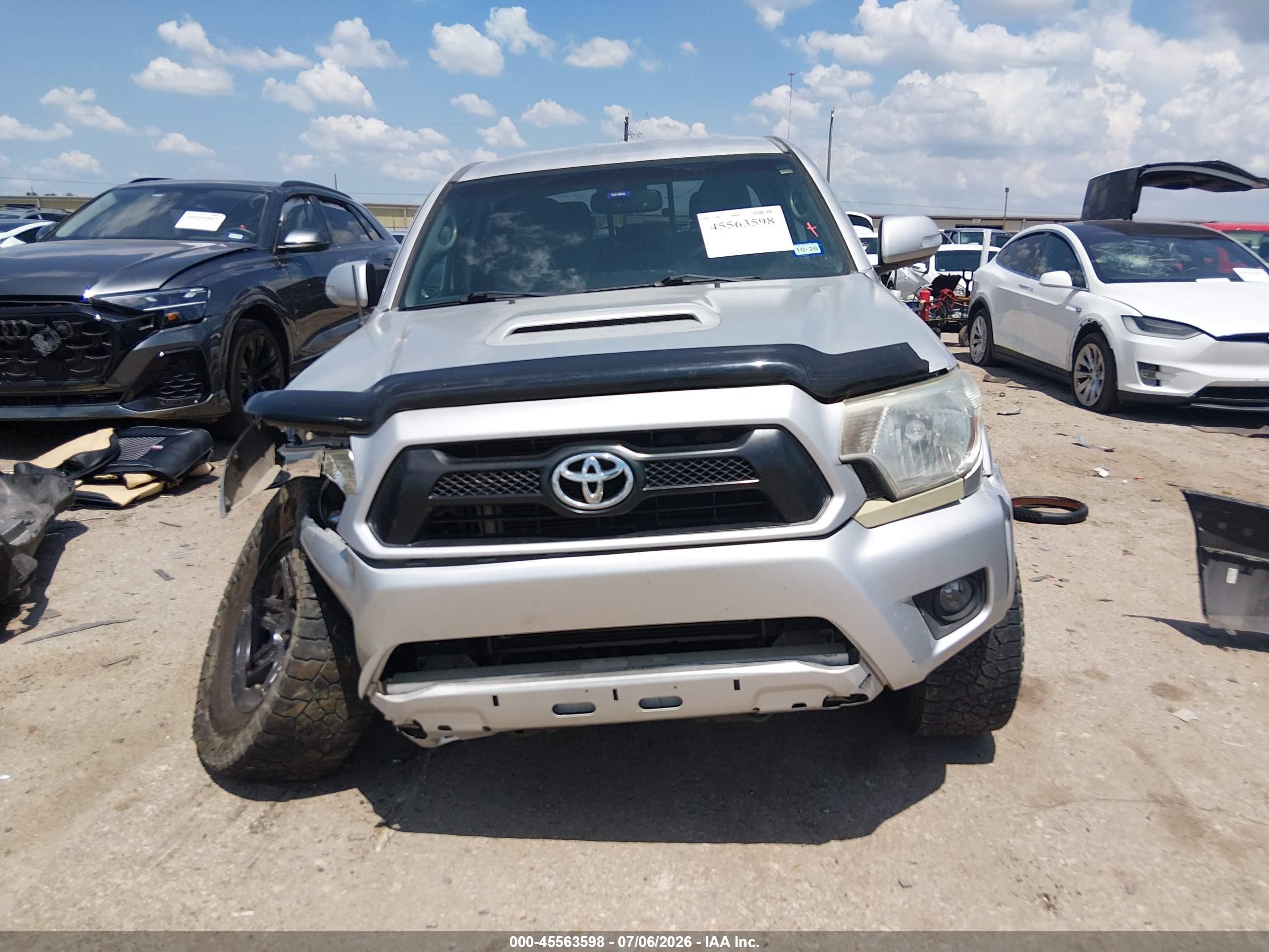 2012 Toyota Tacoma Prerunner V6 Silver vin: 3TMJU4GN2CM132342