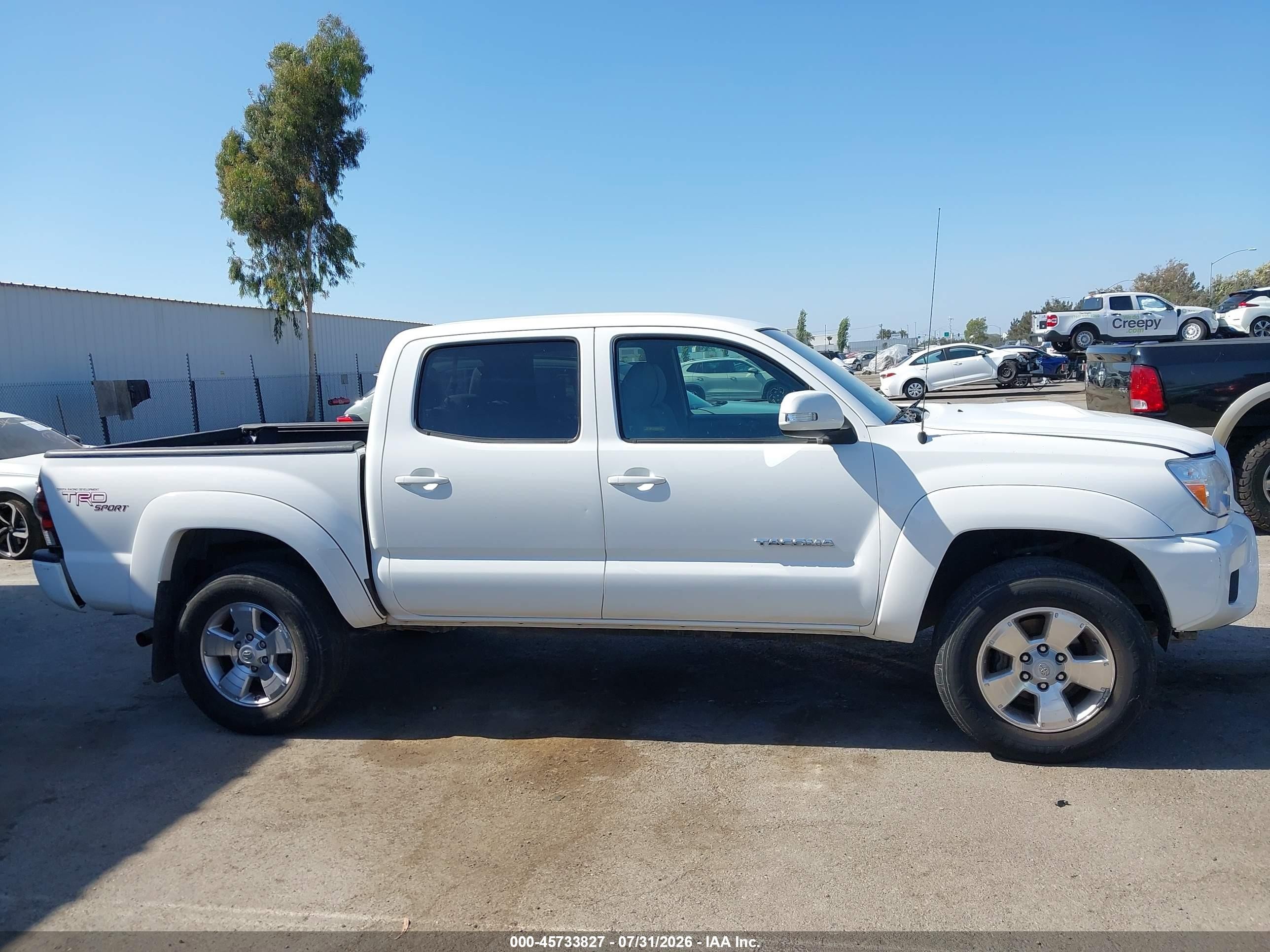 2012 Toyota Tacoma Prerunner V6 White vin: 3TMJU4GN2CM138173