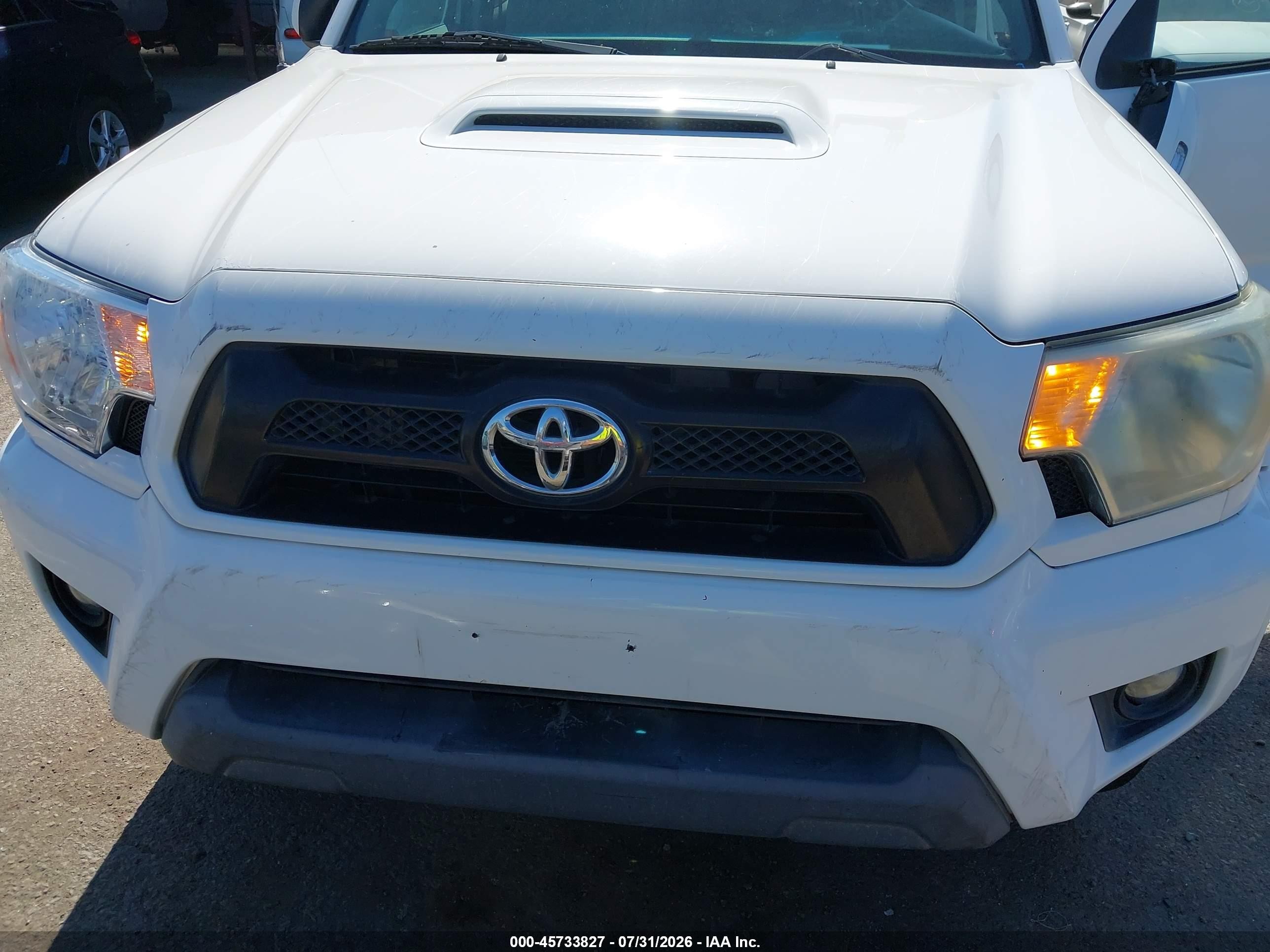 2012 Toyota Tacoma Prerunner V6 White vin: 3TMJU4GN2CM138173