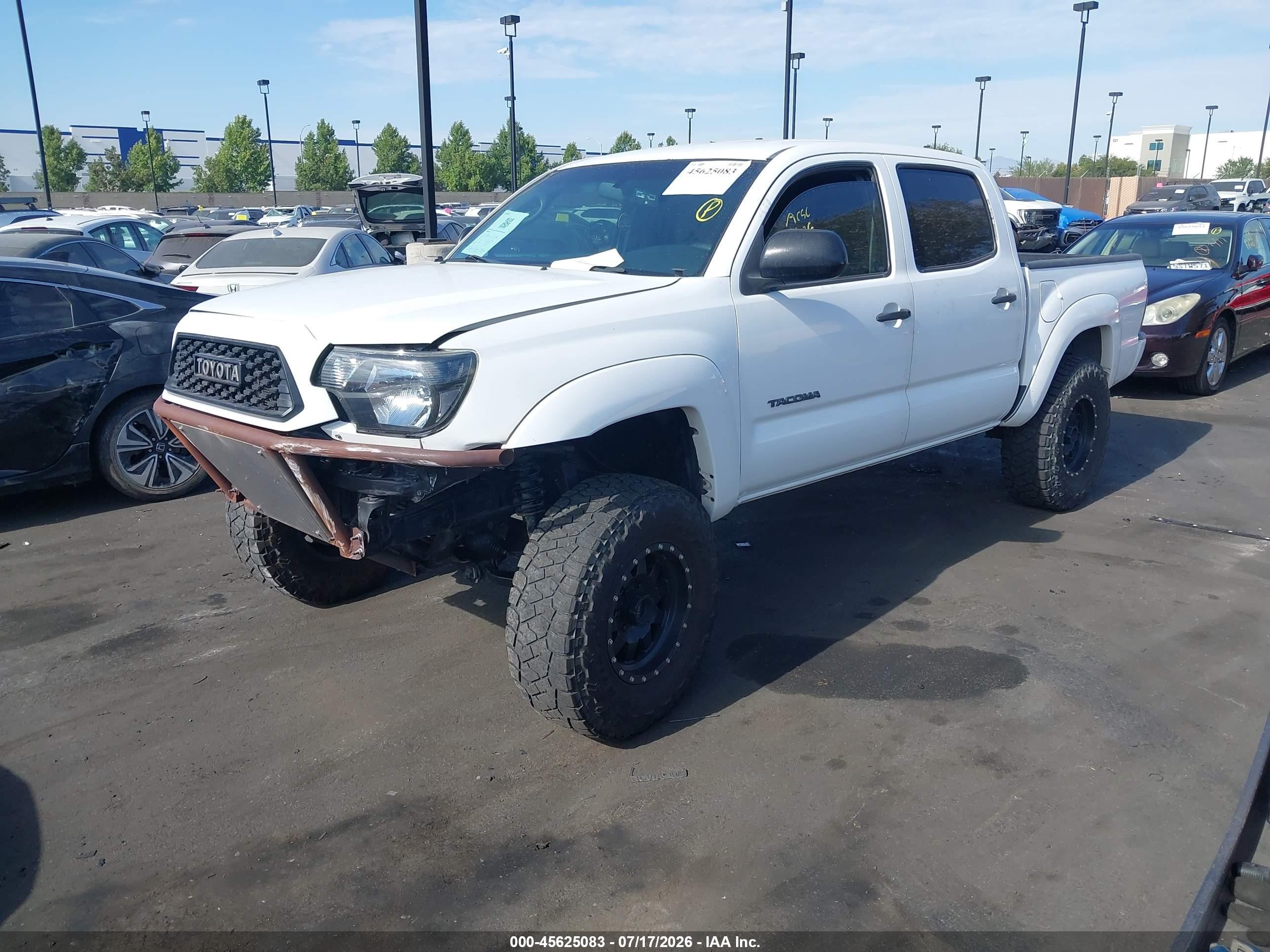 2013 Toyota Tacoma Prerunner V6 White vin: 3TMJU4GN2DM143522