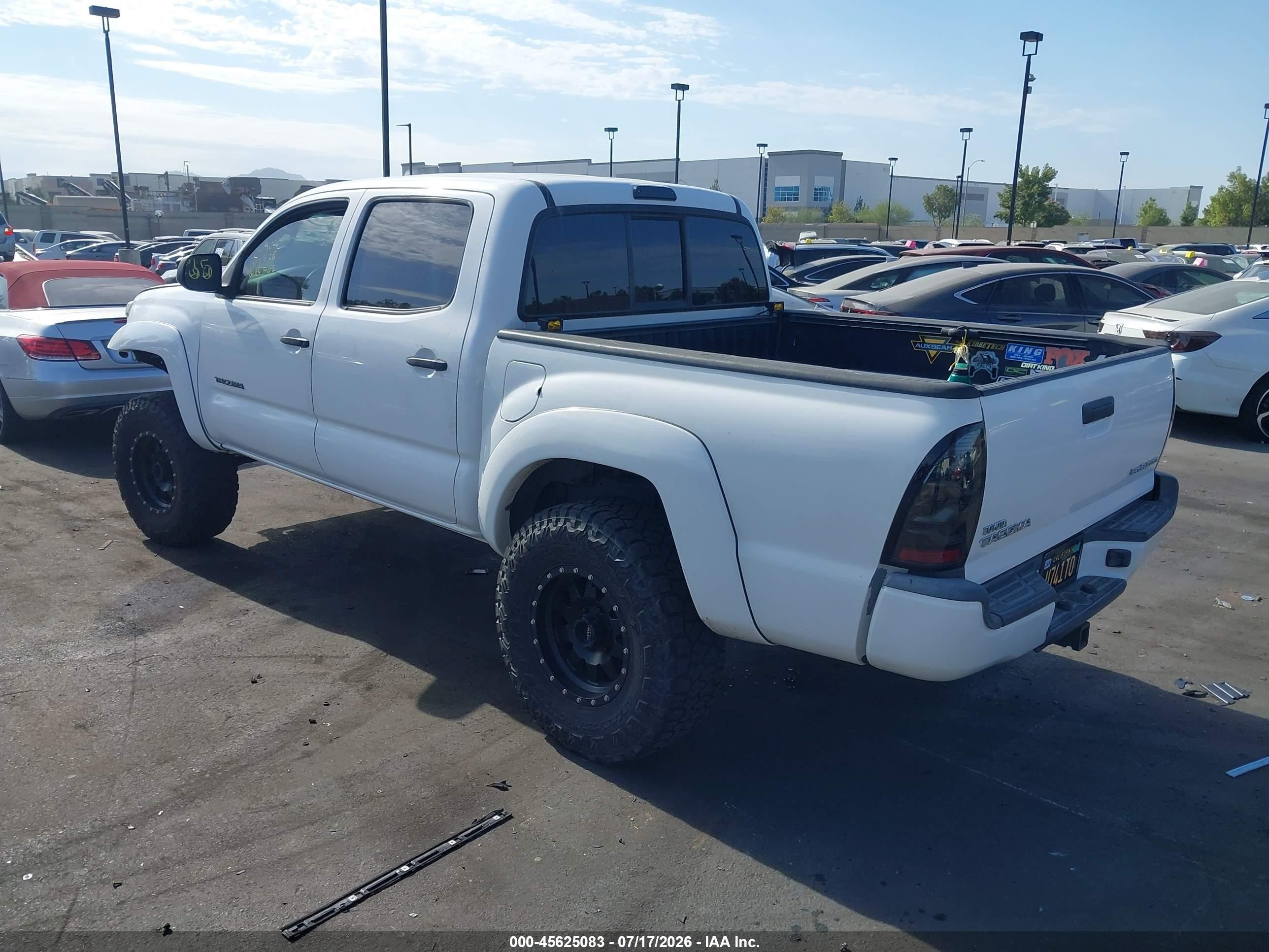 2013 Toyota Tacoma Prerunner V6 White vin: 3TMJU4GN2DM143522