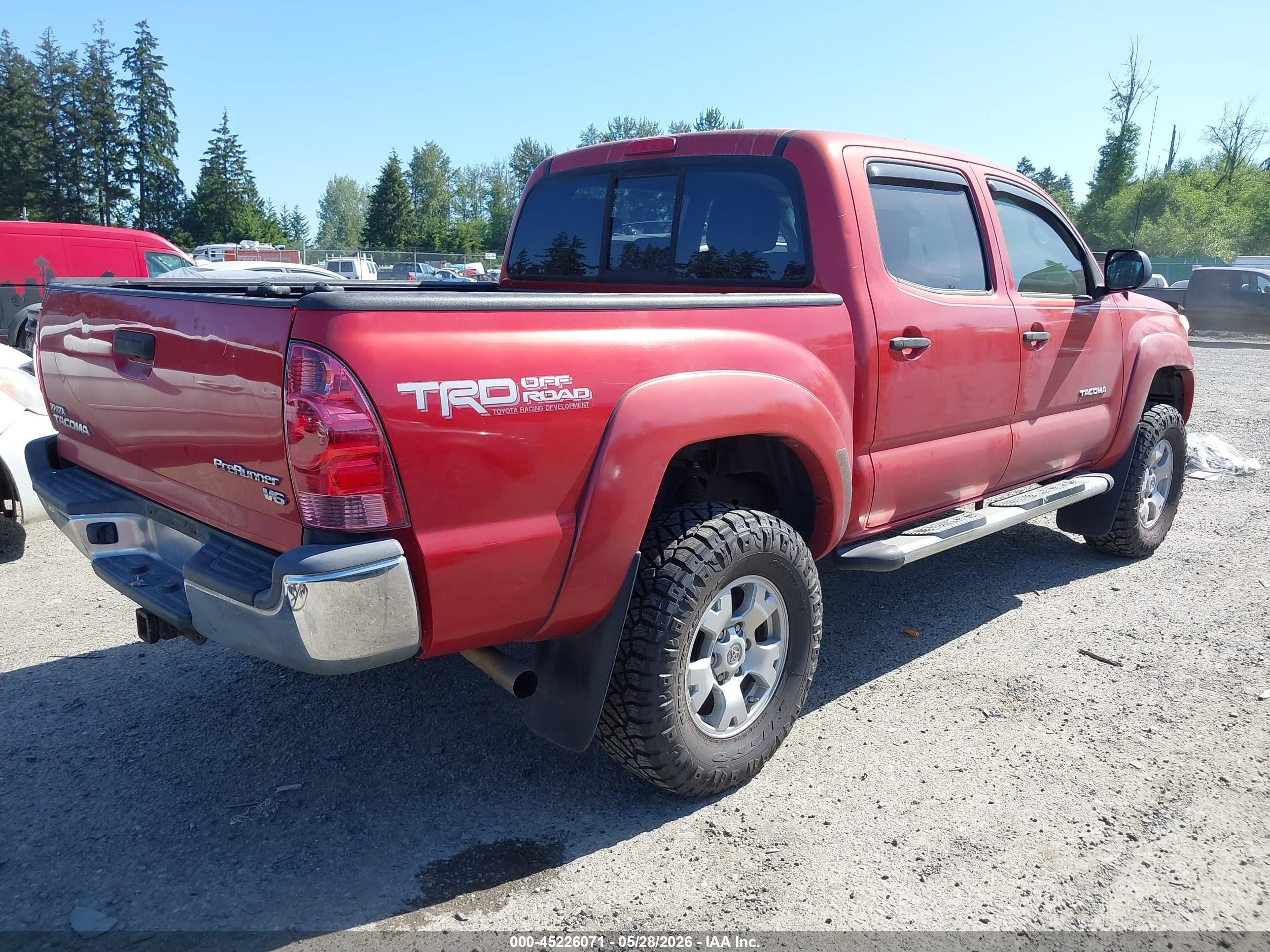 2013 Toyota Tacoma Prerunner V6 Red vin: 3TMJU4GN2DM146761