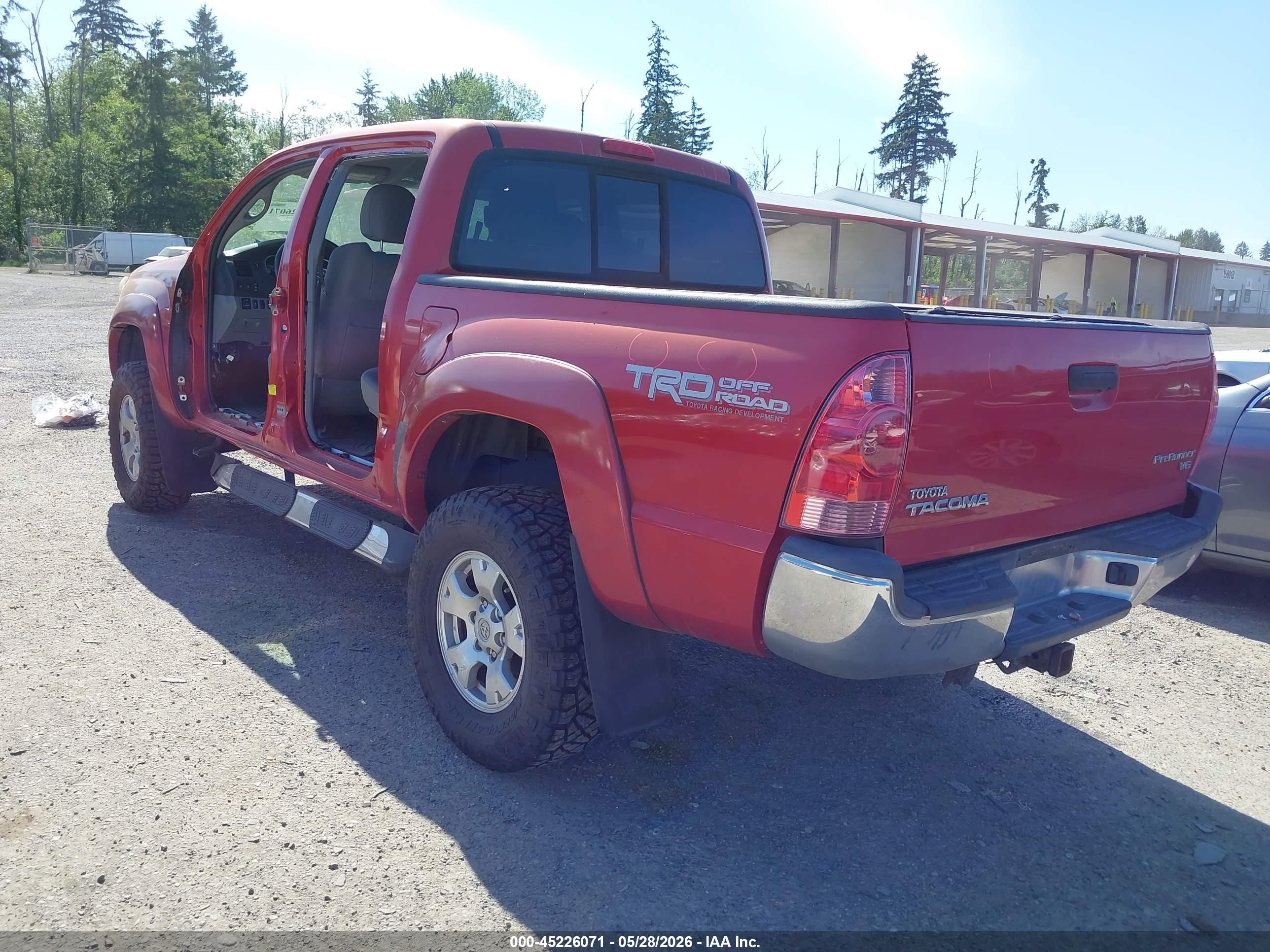 2013 Toyota Tacoma Prerunner V6 Red vin: 3TMJU4GN2DM146761