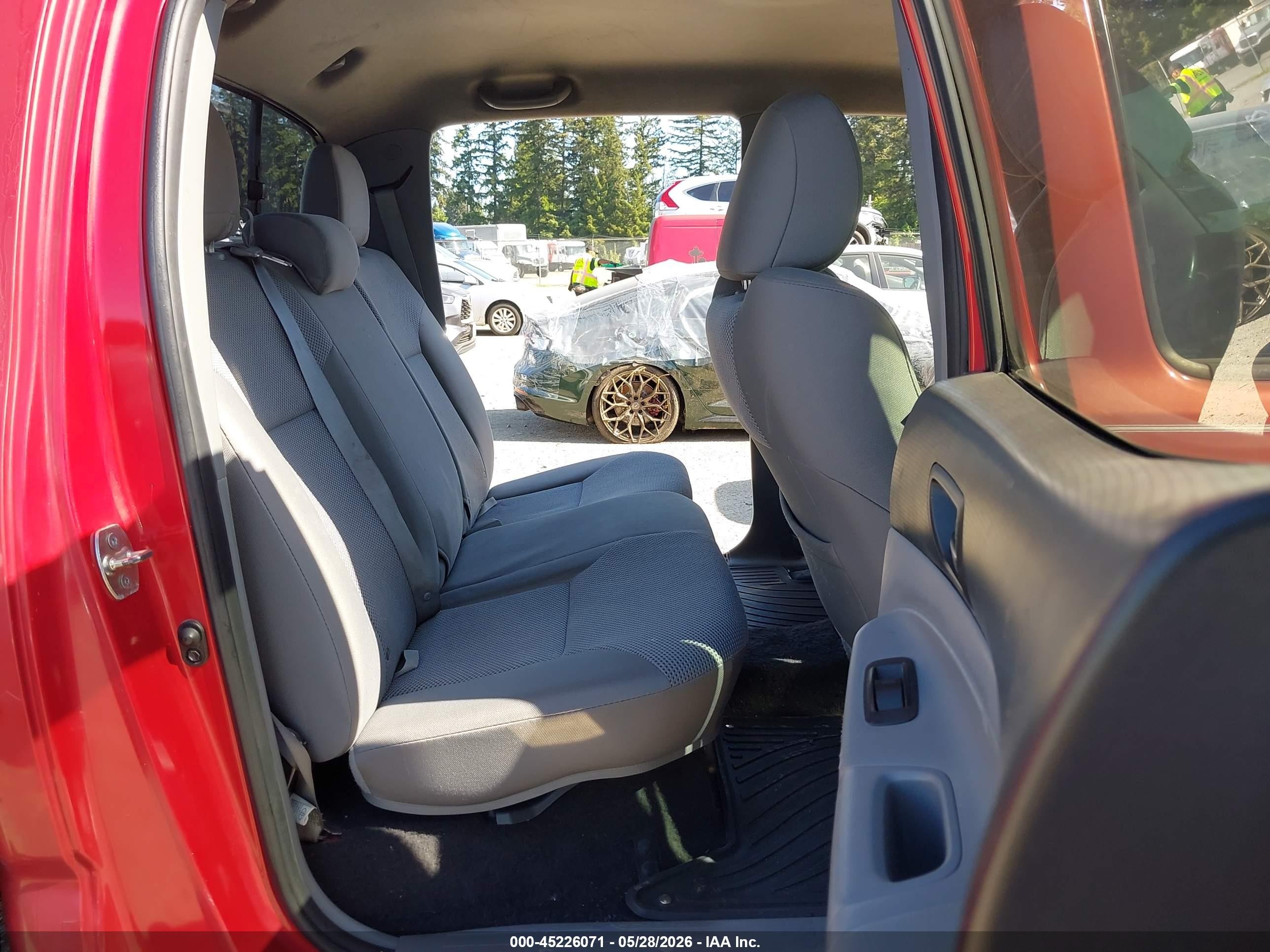 2013 Toyota Tacoma Prerunner V6 Red vin: 3TMJU4GN2DM146761