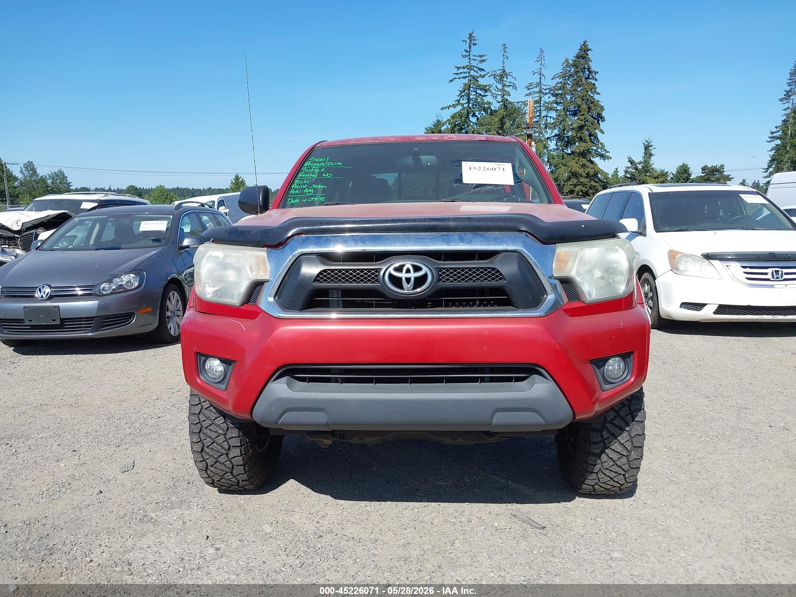 2013 Toyota Tacoma Prerunner V6 Red vin: 3TMJU4GN2DM146761