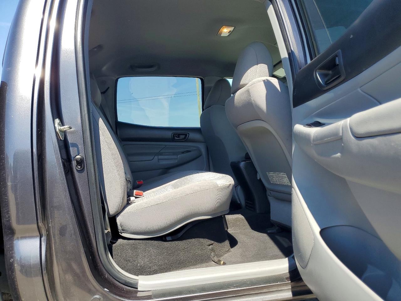2014 Toyota Tacoma Double Cab Prerunner Gray vin: 3TMJU4GN2EM159477