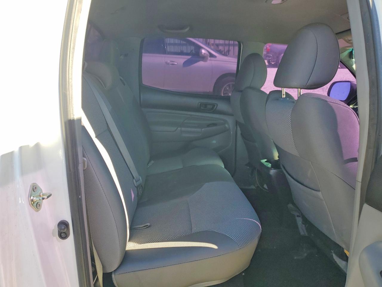 2014 Toyota Tacoma Double Cab Prerunner White vin: 3TMJU4GN2EM167028