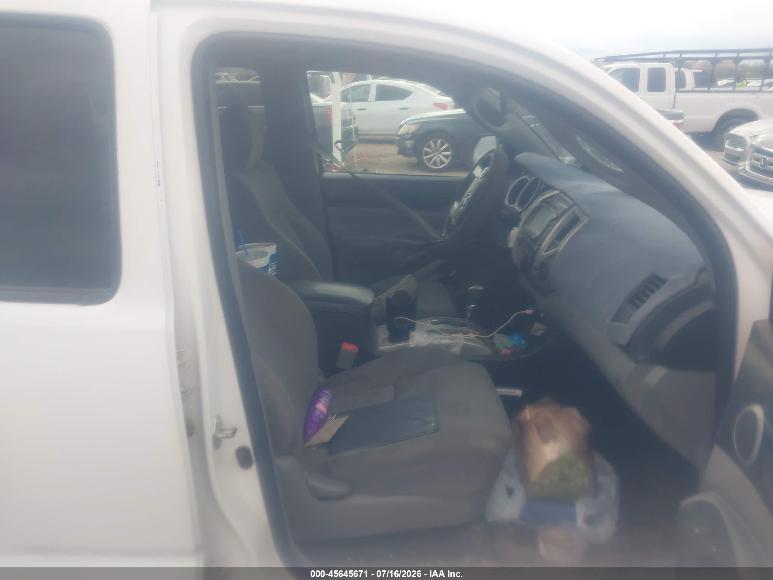 2014 Toyota Tacoma Prerunner V6 Белый vin: 3TMJU4GN2EM170673