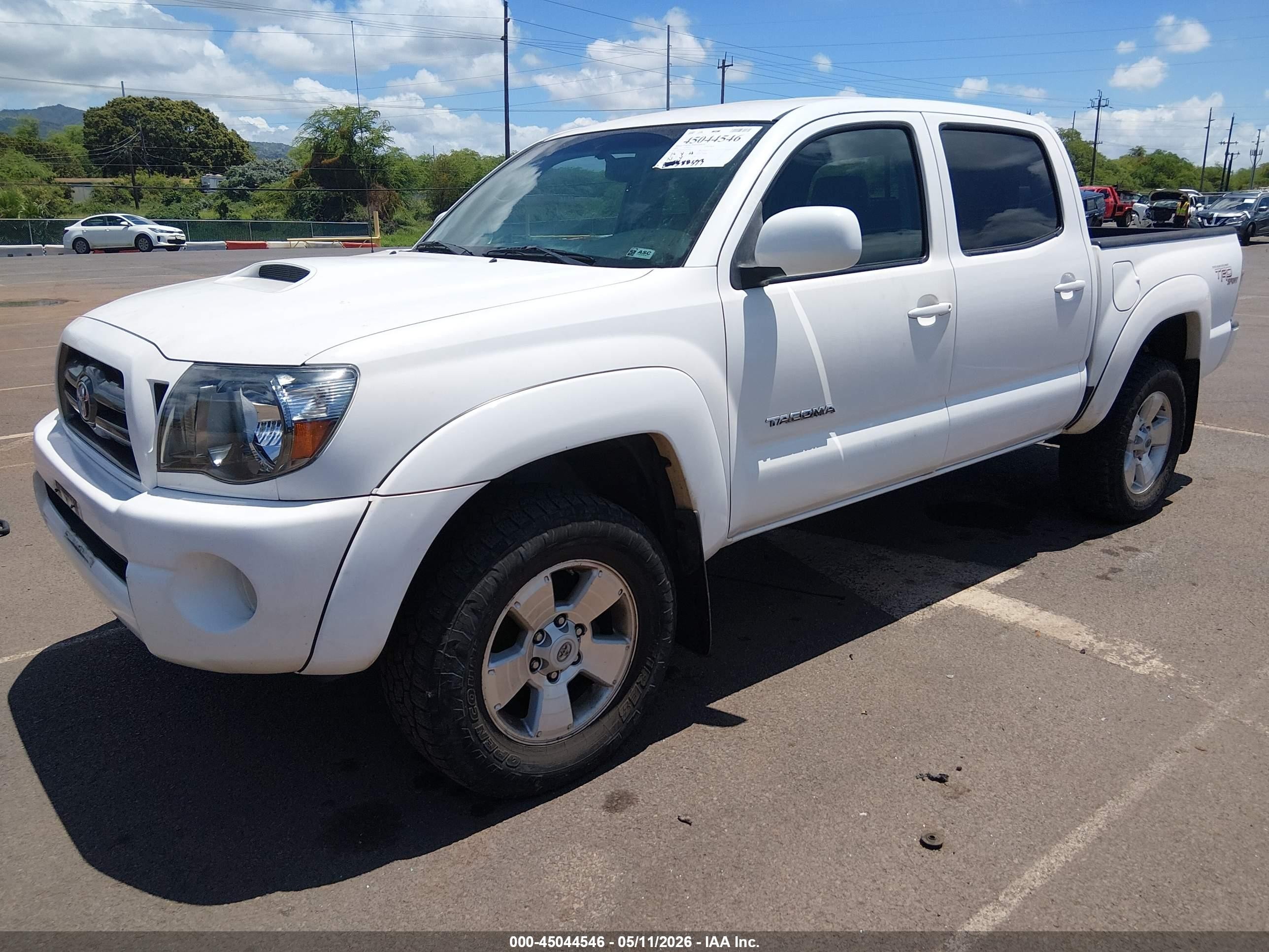 2010 Toyota Tacoma Prerunner V6 White vin: 3TMJU4GN3AM101811