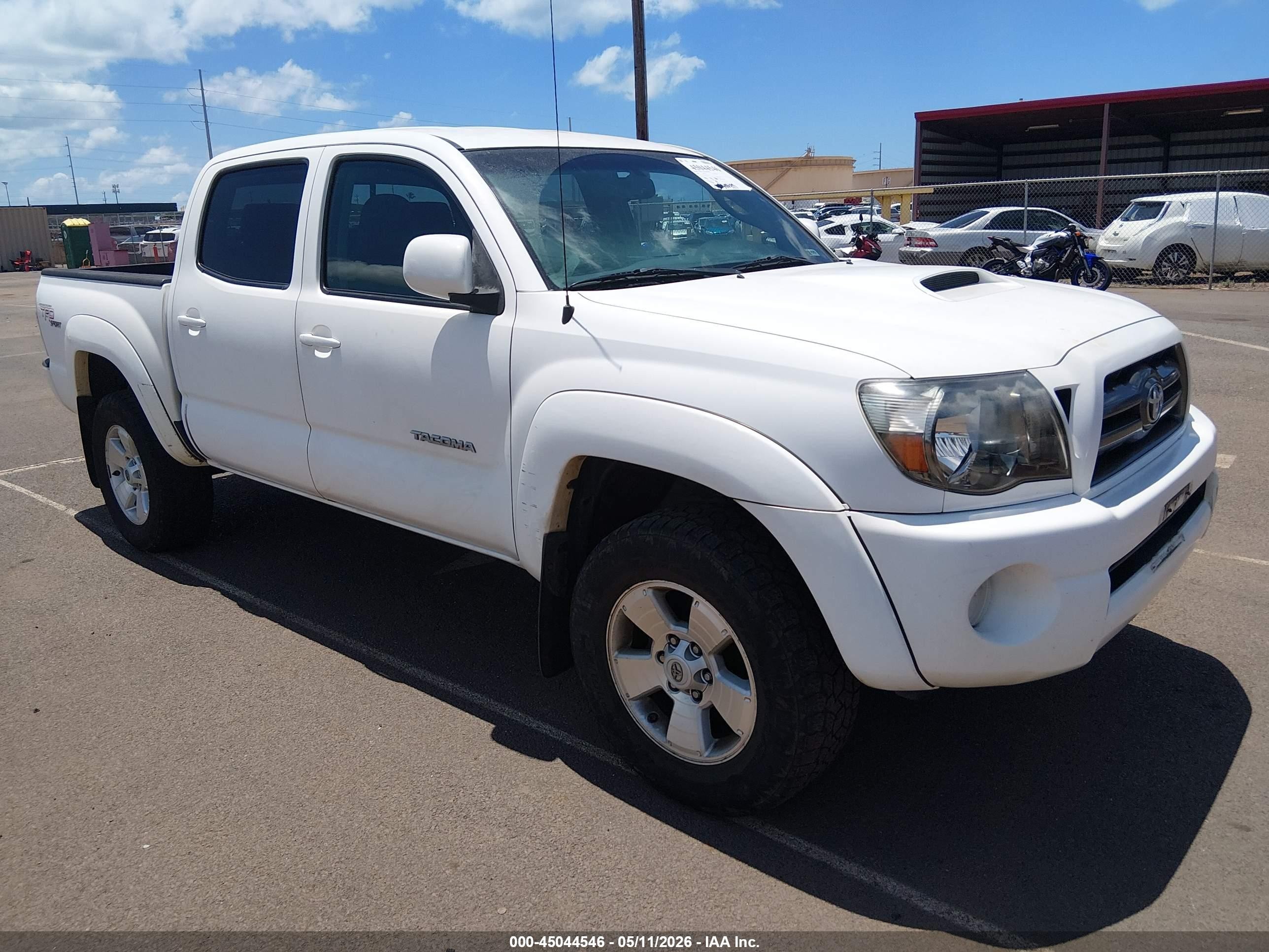 2010 Toyota Tacoma Prerunner V6 White vin: 3TMJU4GN3AM101811