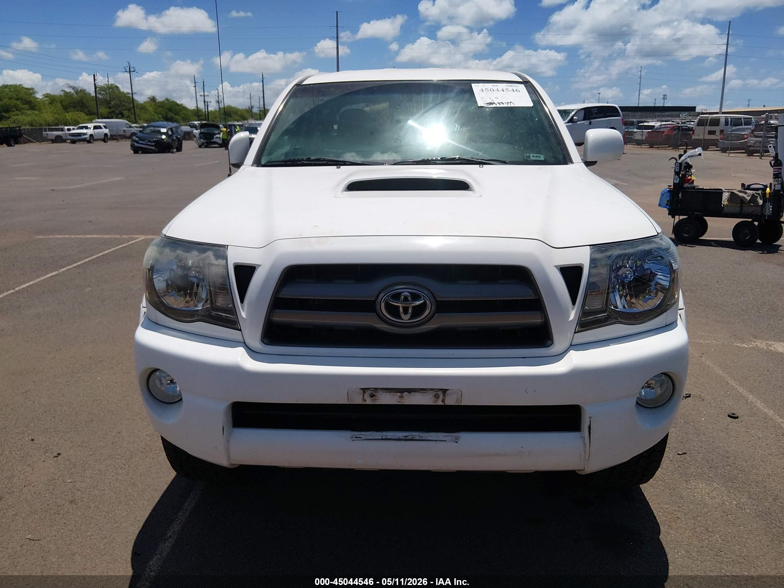2010 Toyota Tacoma Prerunner V6 White vin: 3TMJU4GN3AM101811