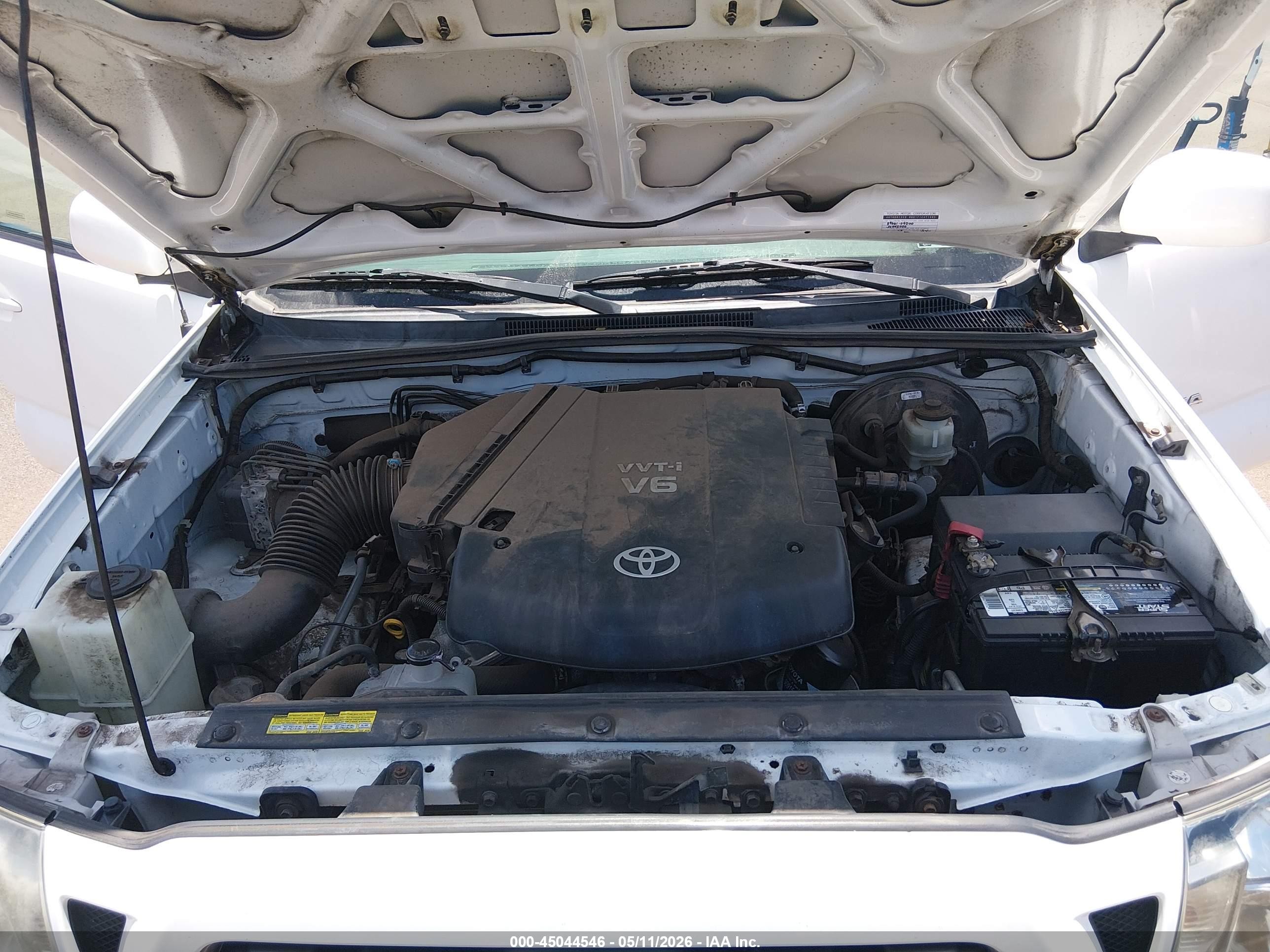 2010 Toyota Tacoma Prerunner V6 White vin: 3TMJU4GN3AM101811