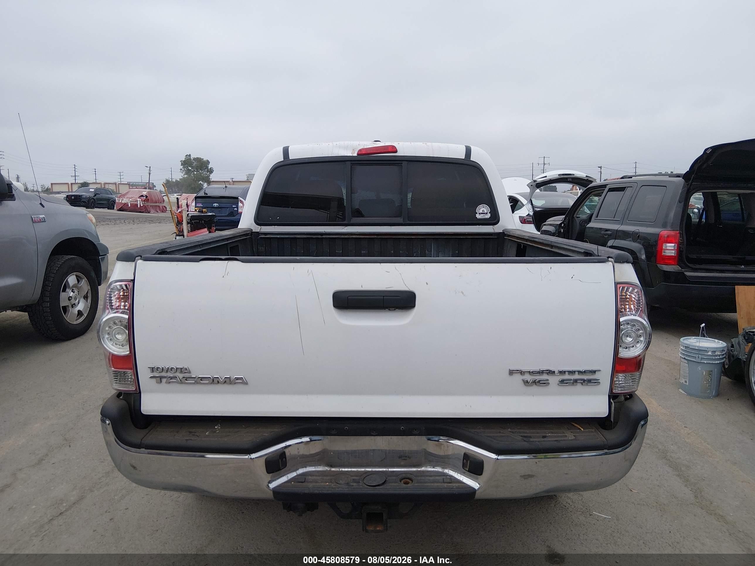 2011 Toyota Tacoma Prerunner V6 White vin: 3TMJU4GN3BM117380