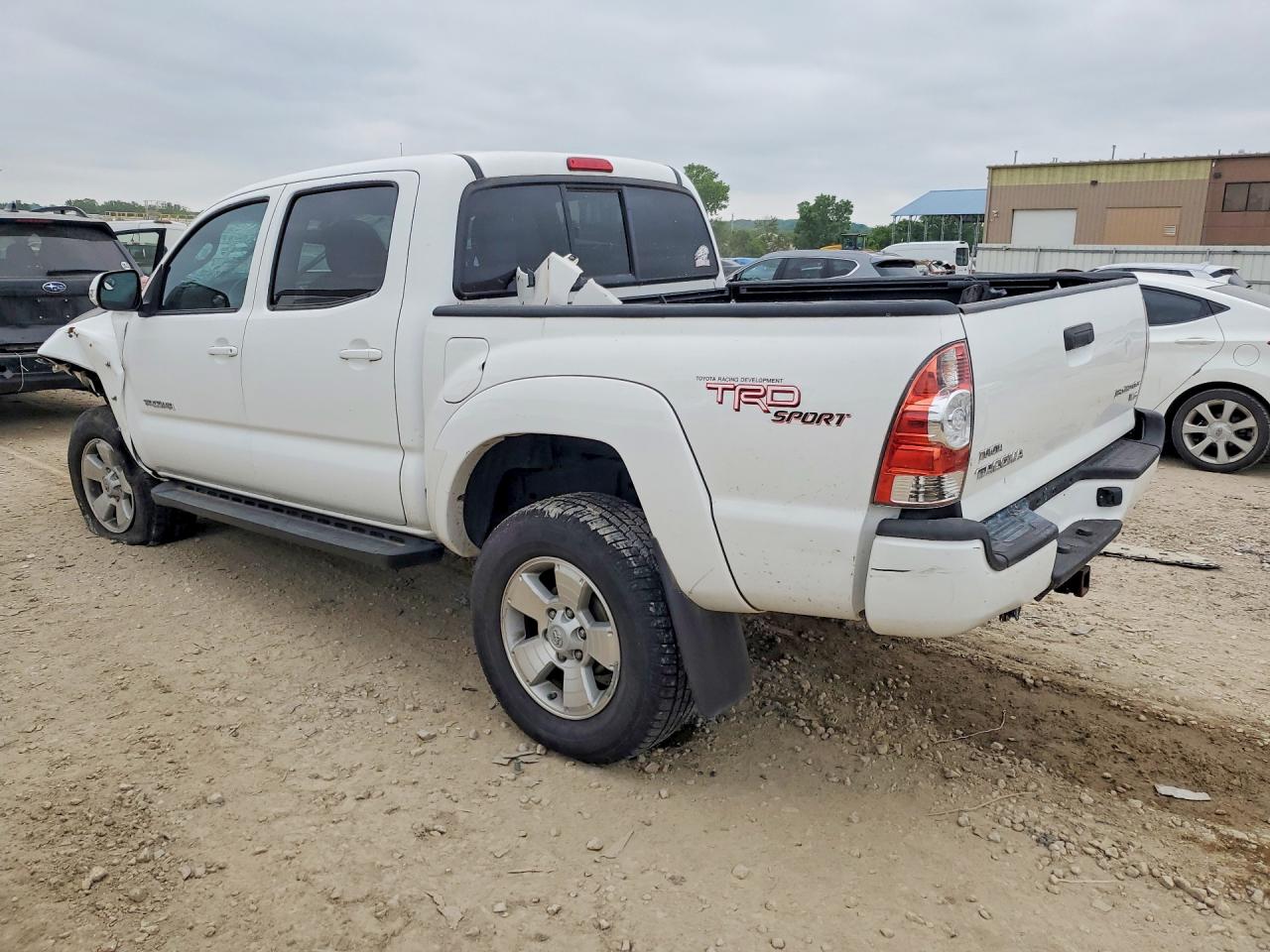 2013 Toyota Tacoma Double Cab Prerunner White vin: 3TMJU4GN3DM139785