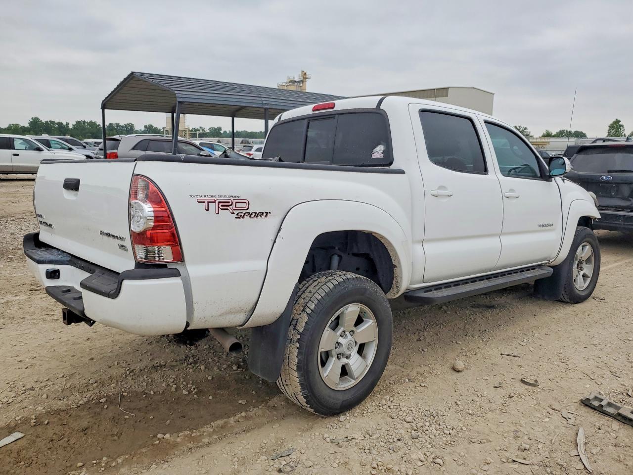 2013 Toyota Tacoma Double Cab Prerunner White vin: 3TMJU4GN3DM139785
