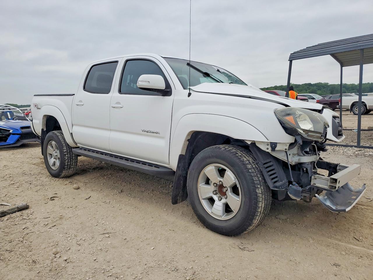 2013 Toyota Tacoma Double Cab Prerunner White vin: 3TMJU4GN3DM139785