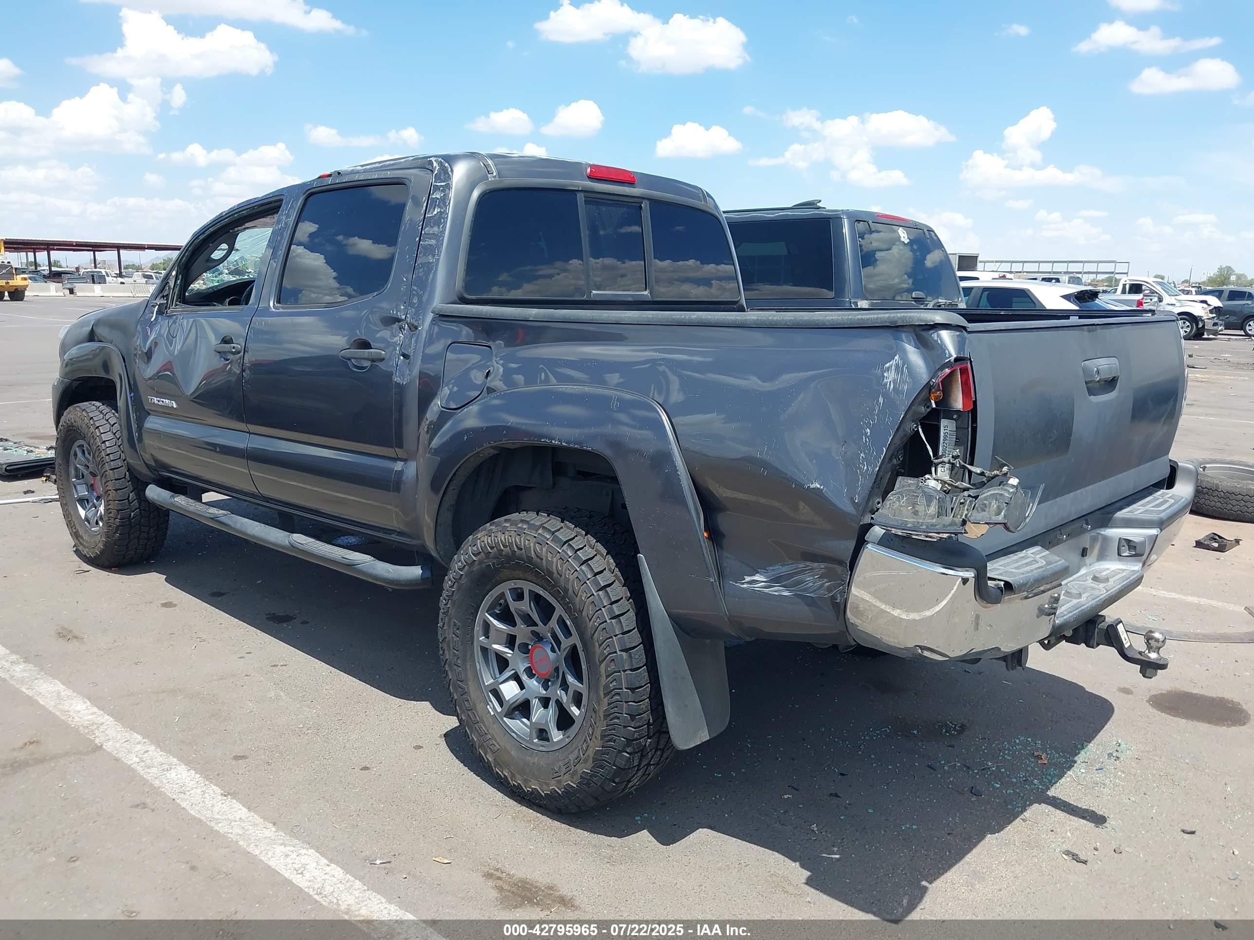 2013 Toyota Tacoma Prerunner V6 Gray vin: 3TMJU4GN3DM143237