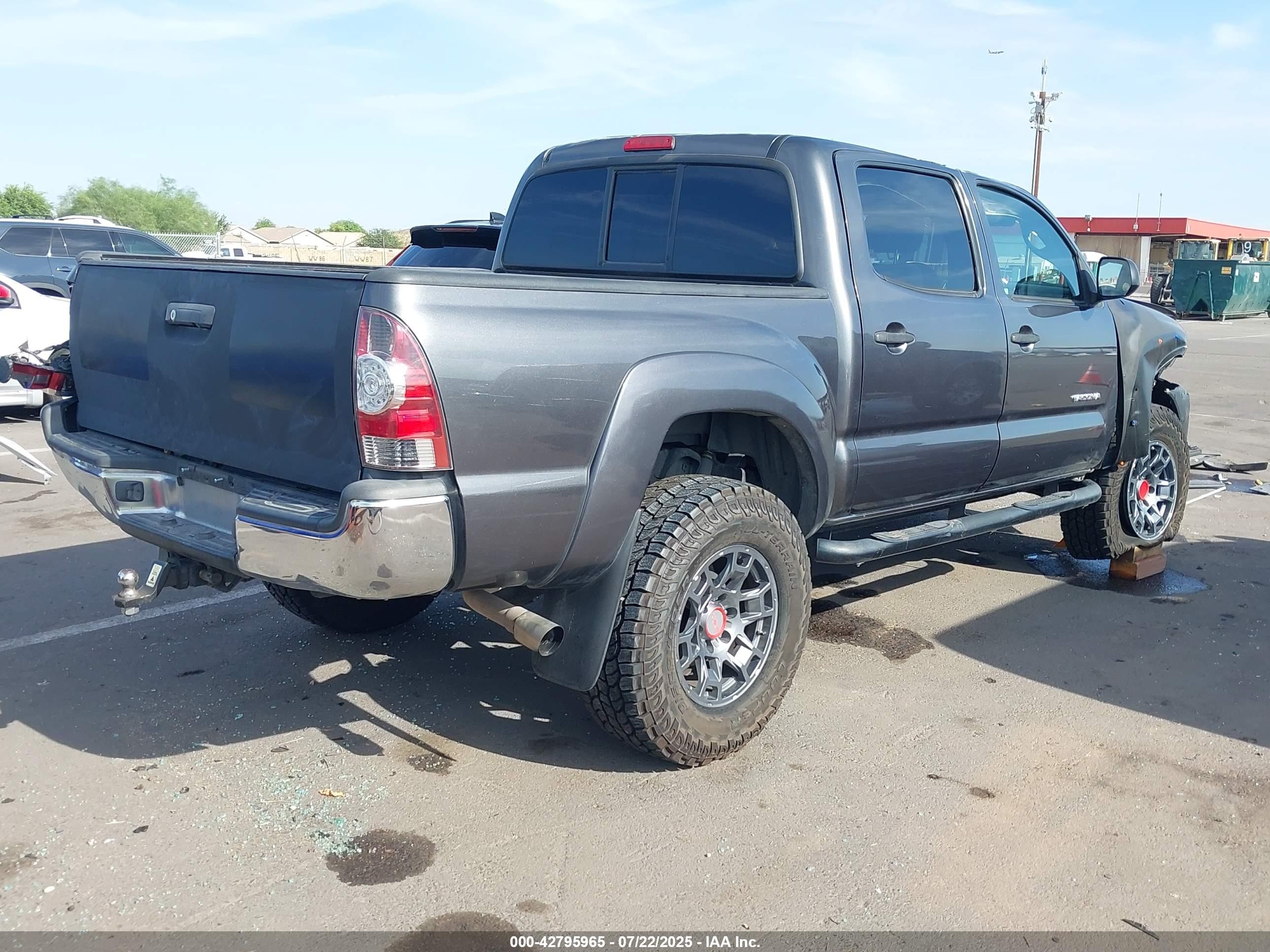 2013 Toyota Tacoma Prerunner V6 Gray vin: 3TMJU4GN3DM143237