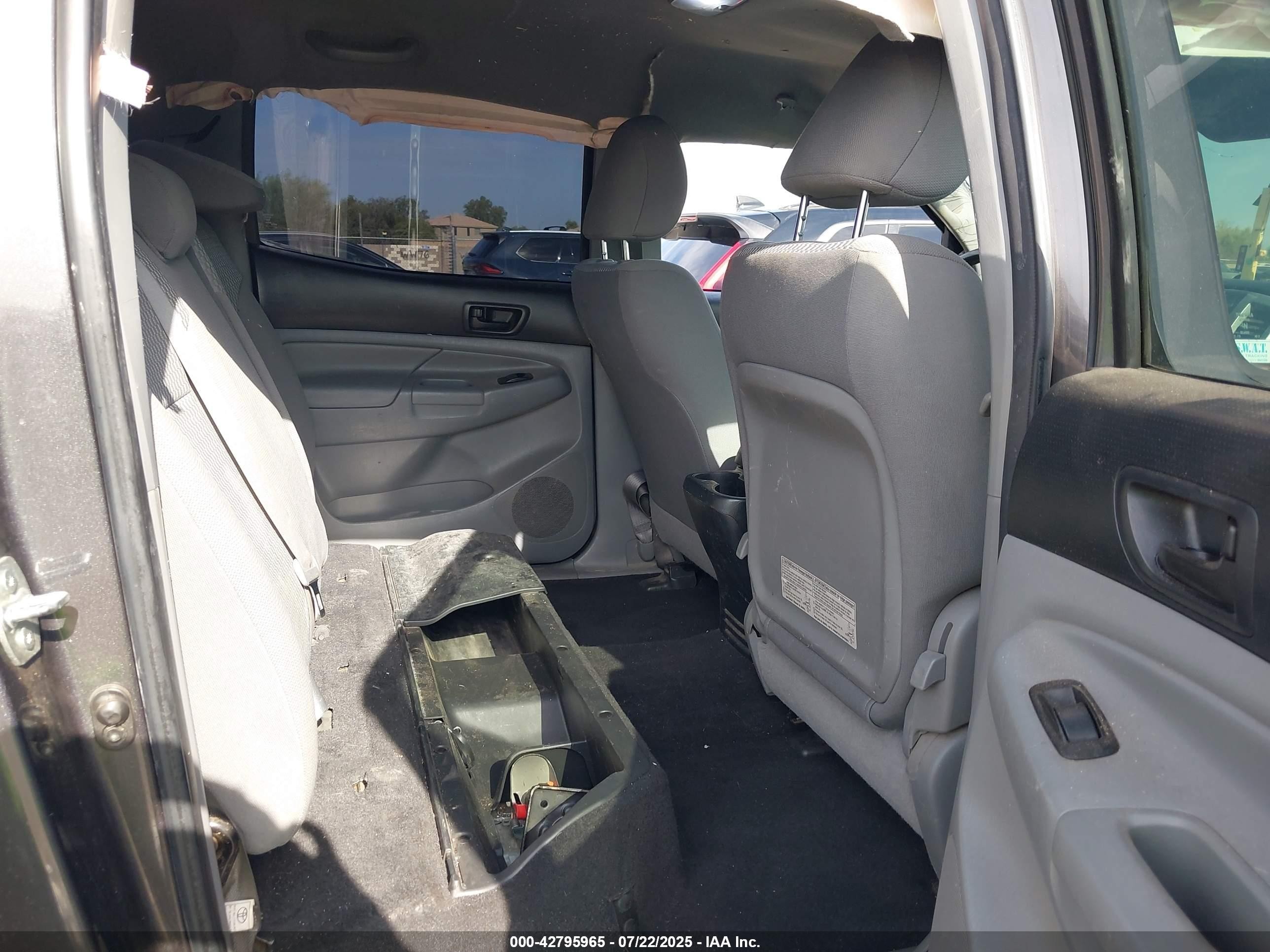 2013 Toyota Tacoma Prerunner V6 Gray vin: 3TMJU4GN3DM143237