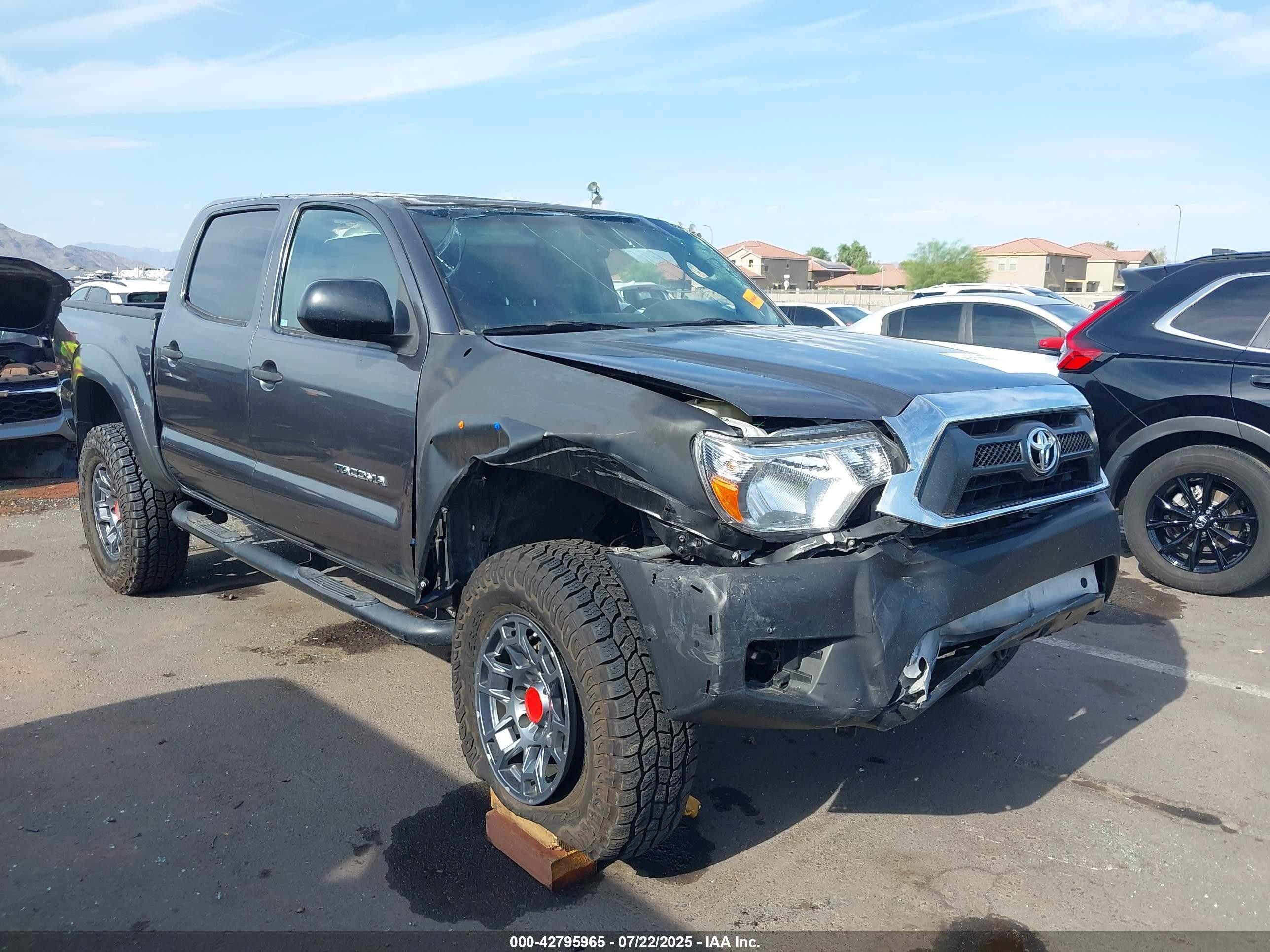 2013 Toyota Tacoma Prerunner V6 Gray vin: 3TMJU4GN3DM143237