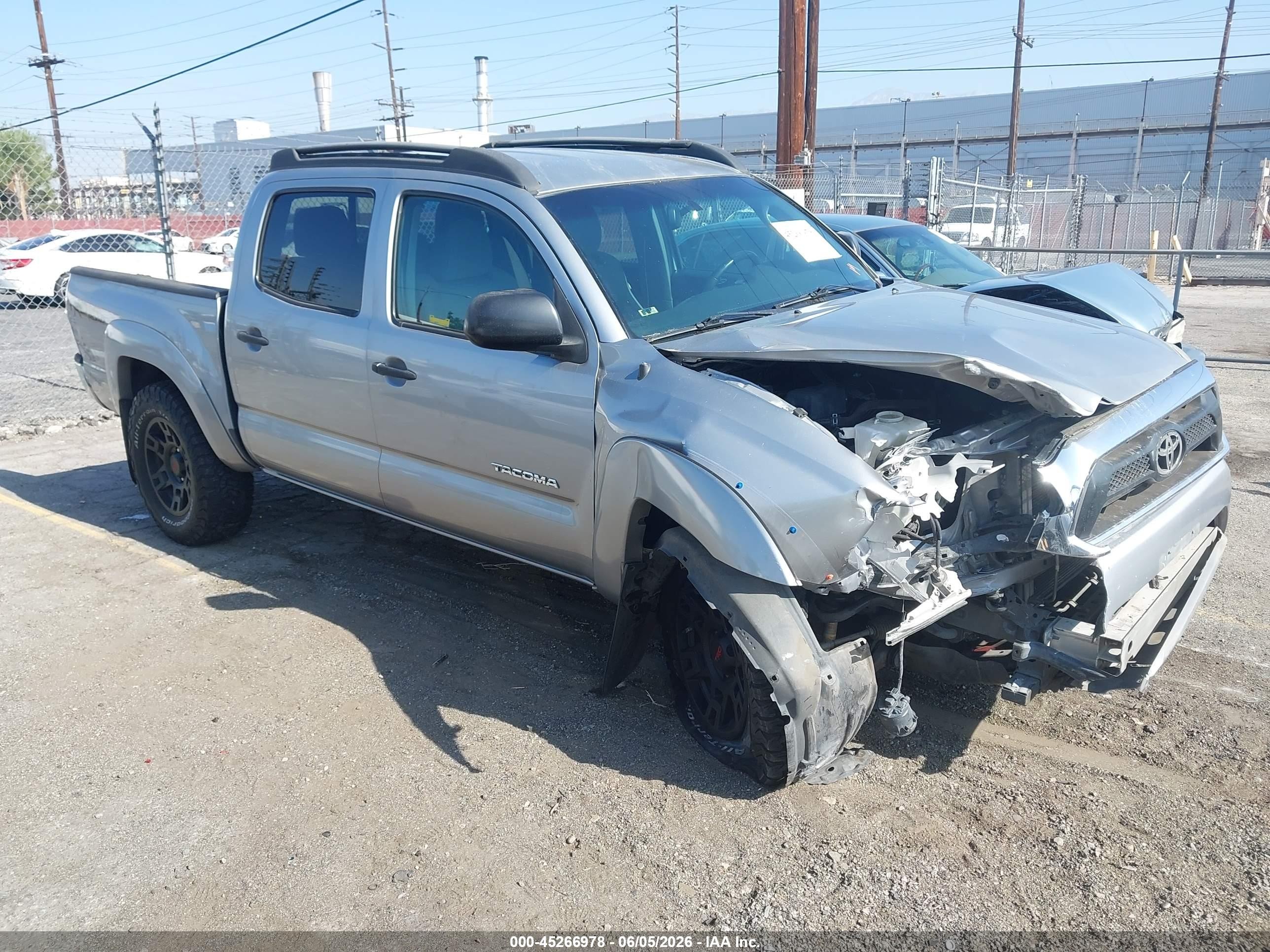 2014 Toyota Tacoma Prerunner V6 Silver vin: 3TMJU4GN3EM165367