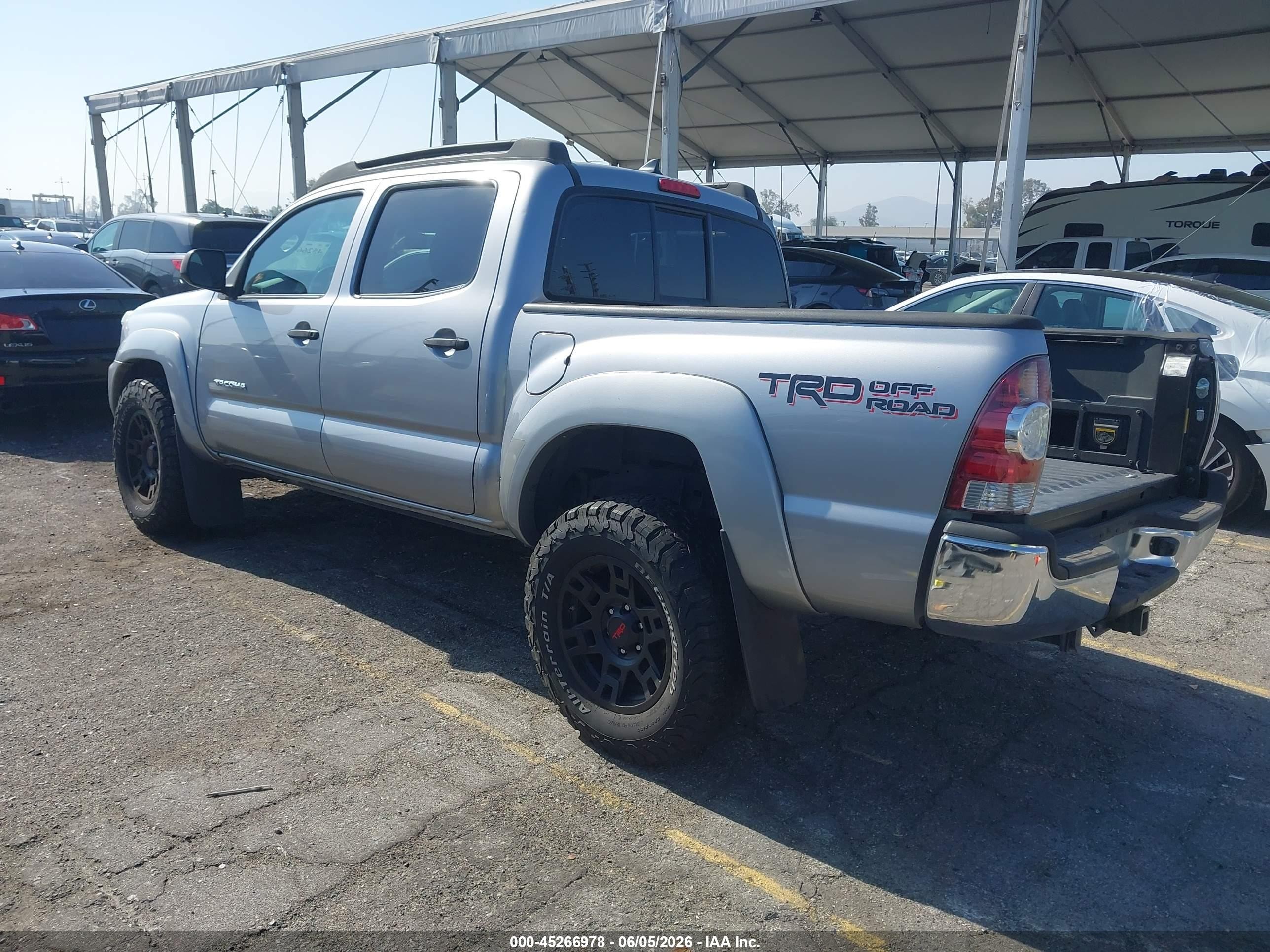 2014 Toyota Tacoma Prerunner V6 Silver vin: 3TMJU4GN3EM165367