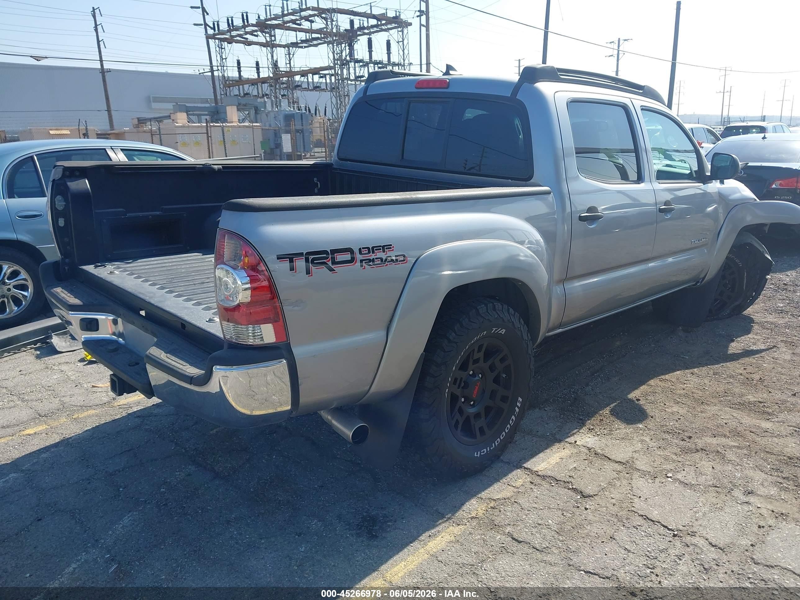 2014 Toyota Tacoma Prerunner V6 Silver vin: 3TMJU4GN3EM165367