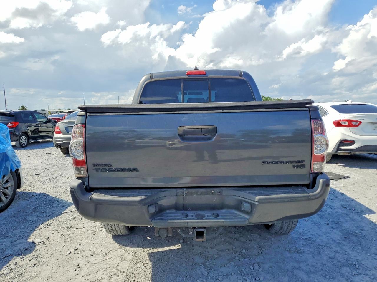 2015 Toyota Tacoma Double Cab Prerunner Gray vin: 3TMJU4GN3FM182042