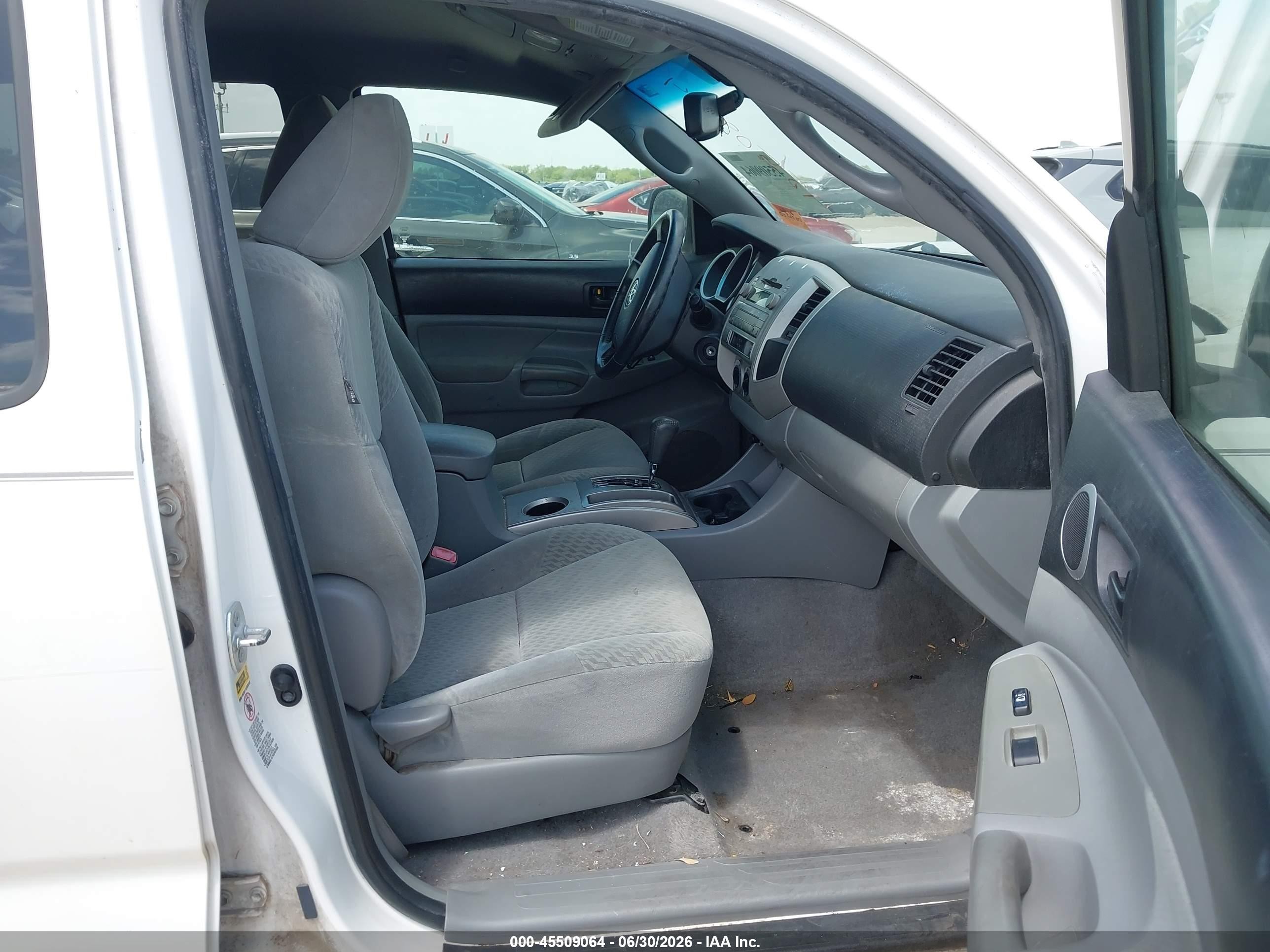 2010 Toyota Tacoma Prerunner V6 White vin: 3TMJU4GN4AM092956
