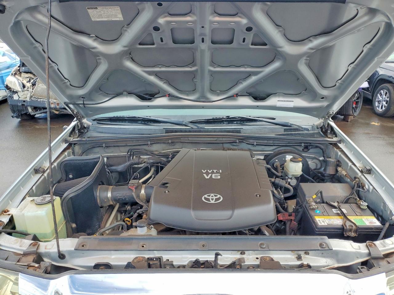 2010 Toyota Tacoma Prerunner V6 Silver vin: 3TMJU4GN4AM093654