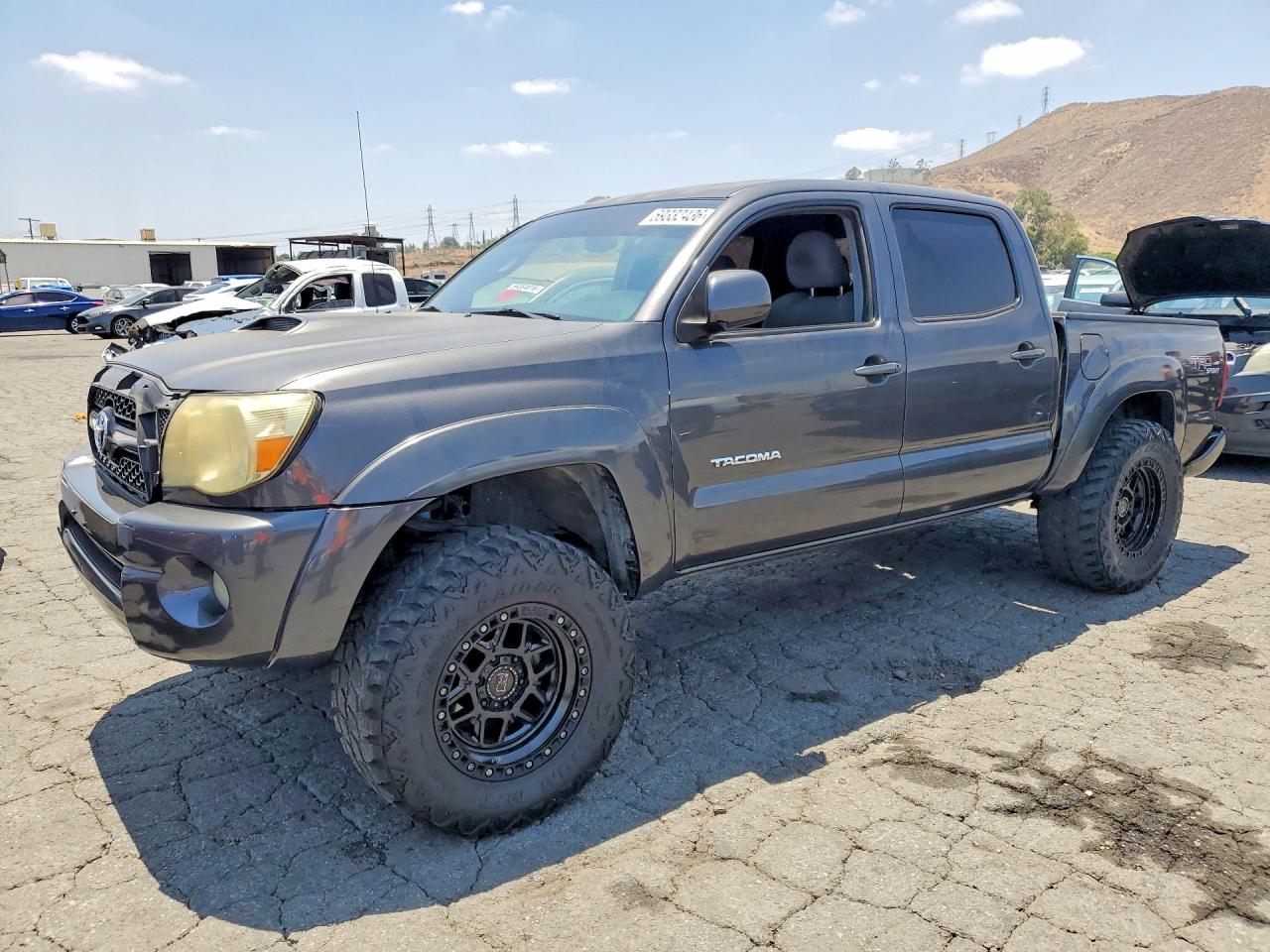 2011 Toyota Tacoma Double Cab Prerunner Gray vin: 3TMJU4GN4BM117923