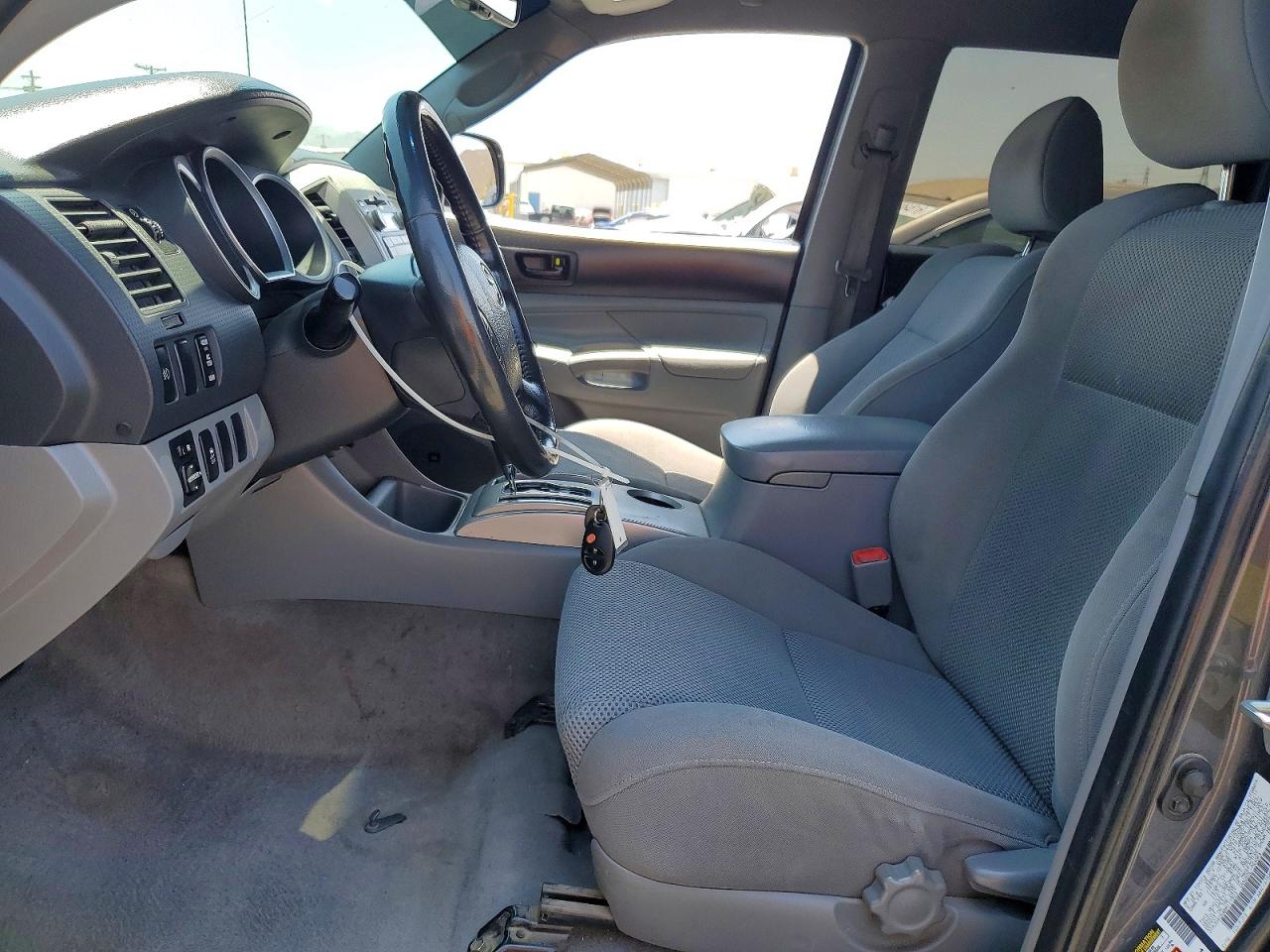 2011 Toyota Tacoma Double Cab Prerunner Gray vin: 3TMJU4GN4BM117923